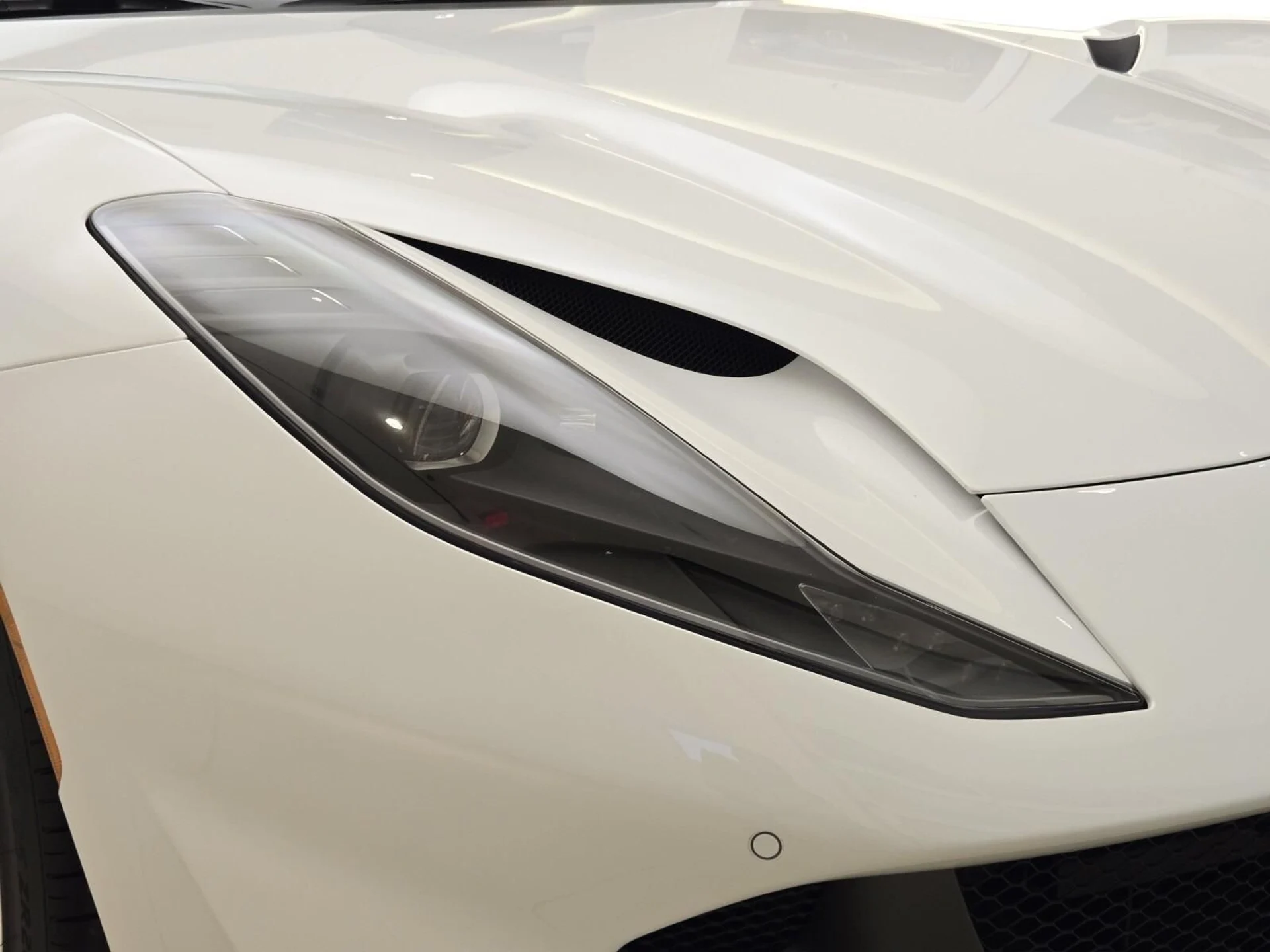 mph004_2126718287_Used_2022_Ferrari_812_GTS_1765263616_31f7a4f720