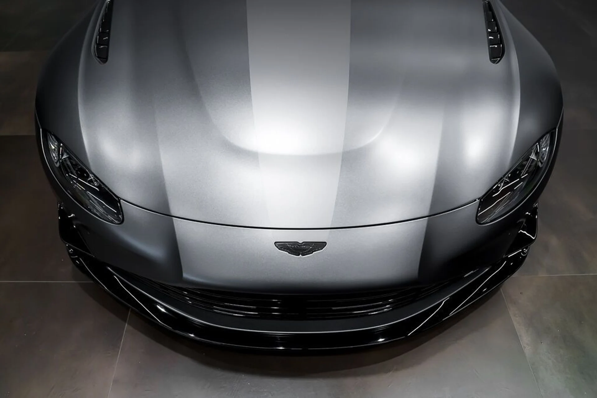 mph004_2136891160_aston_martin_vantage_2023_jpg_v_1773863537_d967b21dc5