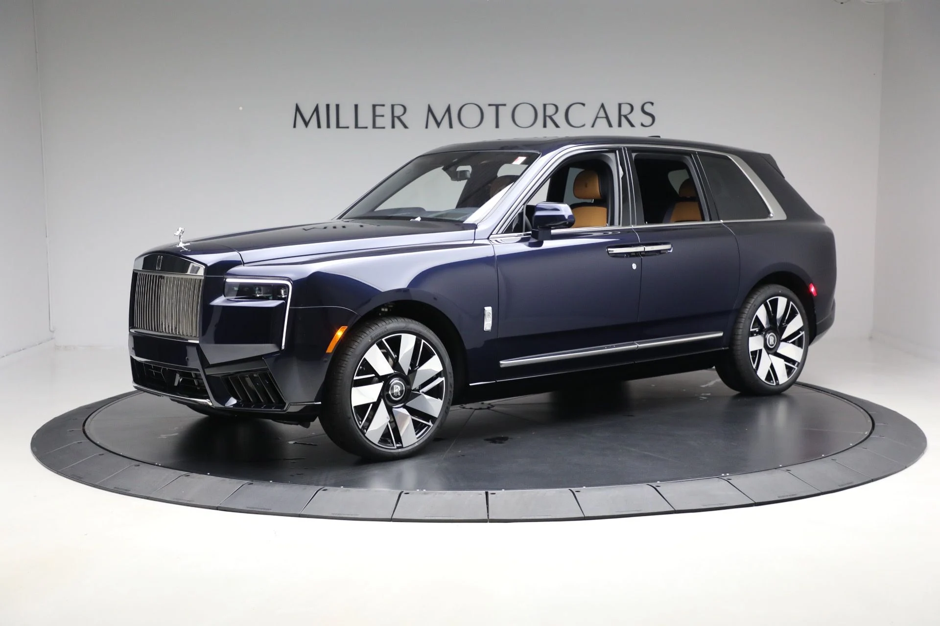 mph004_2142518610_New_2026_Rolls_Royce_Cullinan_7ceece9f7f