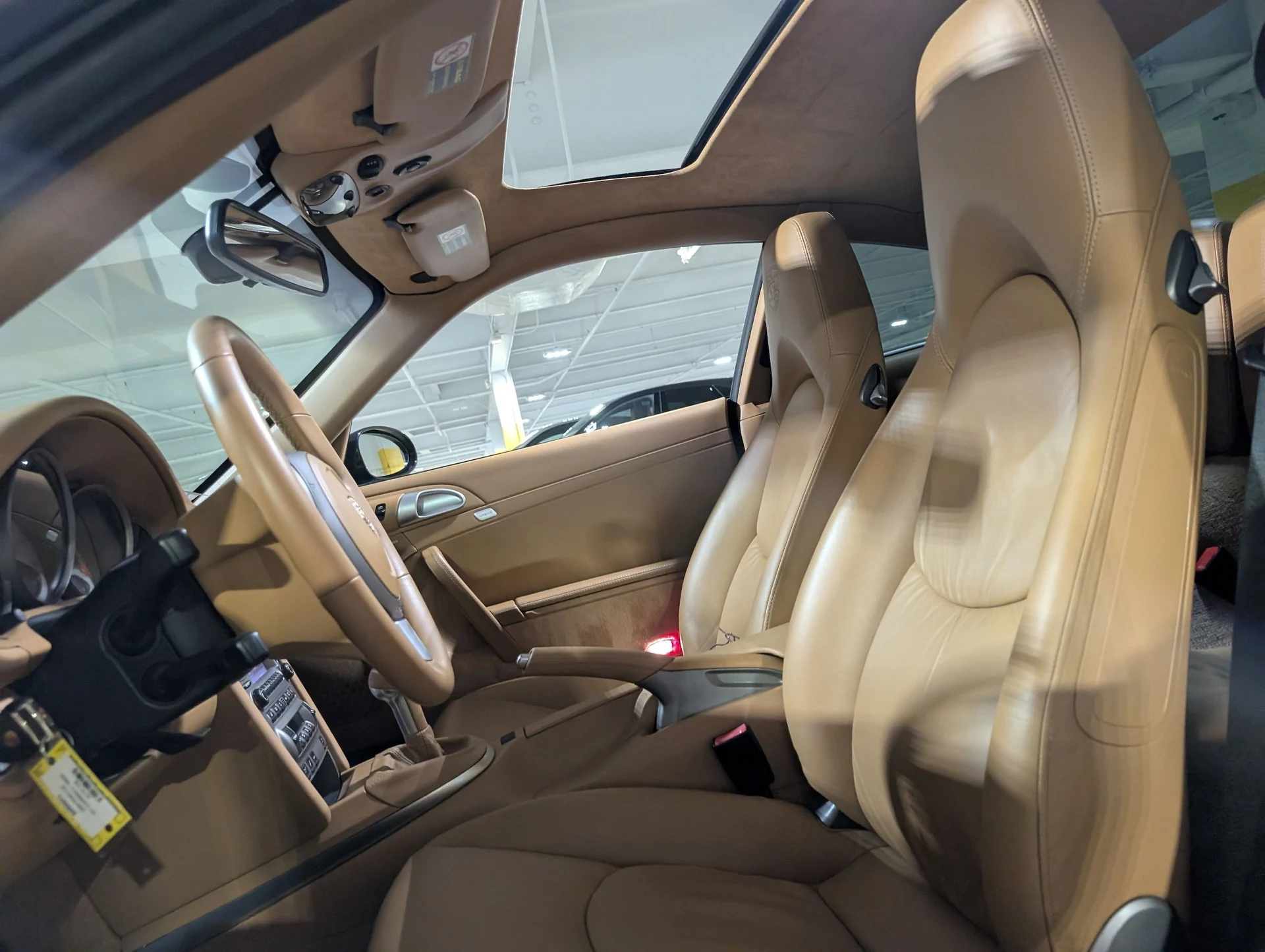 mph004_214427675_c7b0ea75f1a272eb2b7f99fe308b335ax_c109385078