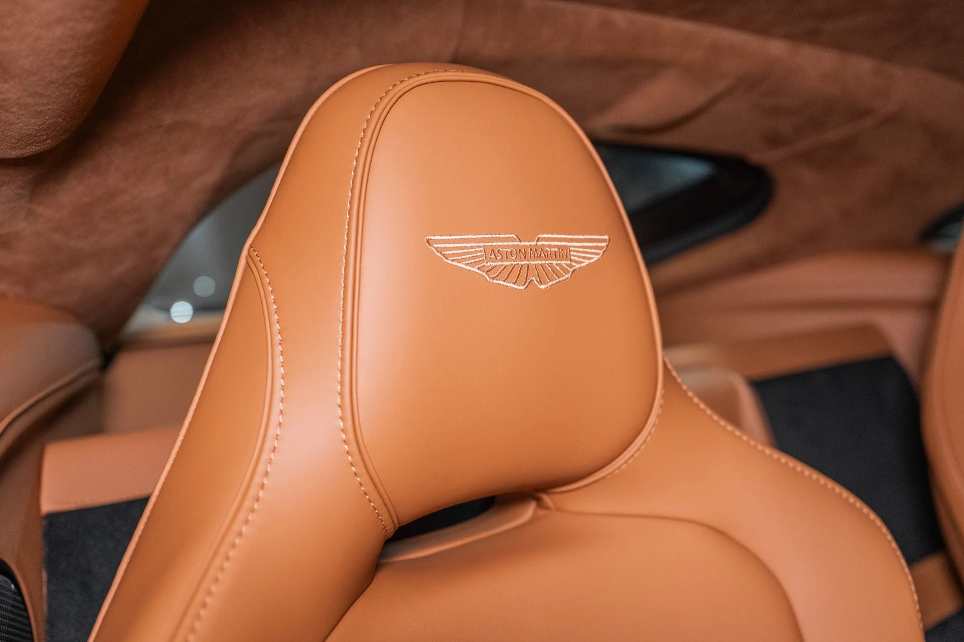 mph004_2150831372_New_2026_ASTON_MARTIN_VANTAGE_1759283395_fae5fa220a