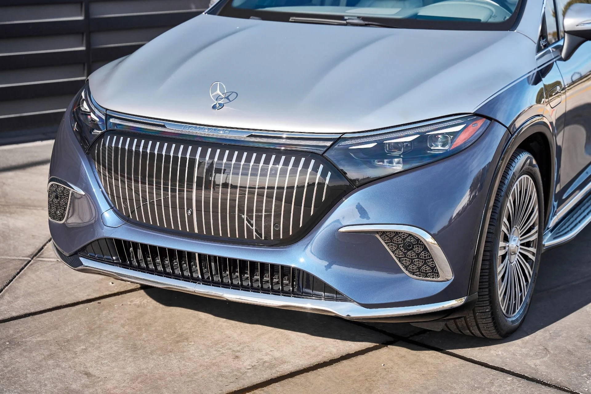 mph004_215130169_Used_2024_Mercedes_Benz_EQS_Maybach_EQS_680_1766455825_ef775a2ffc