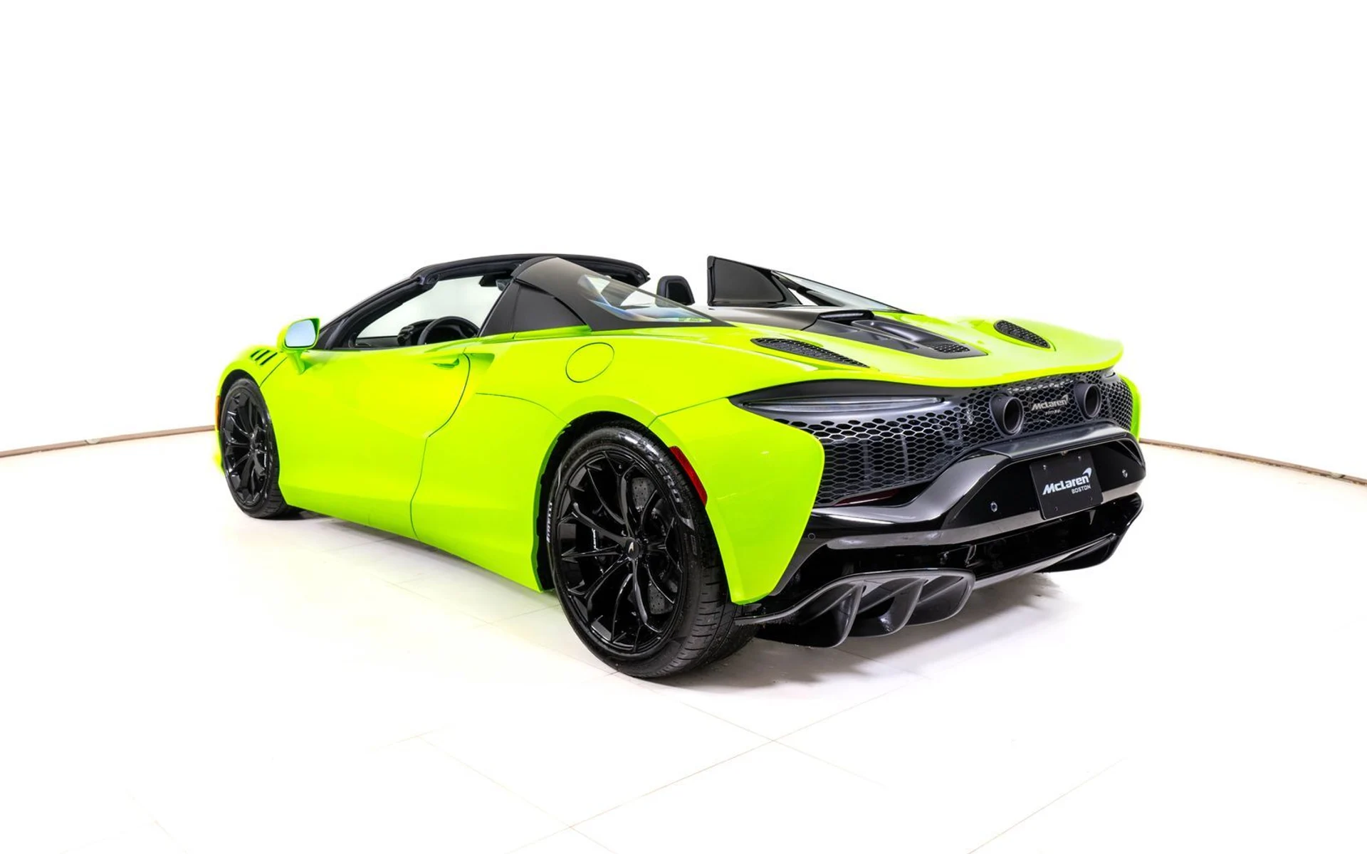 mph004_2155940337_94c141744c13e630f59e1bb07575d480x_2eb9628382