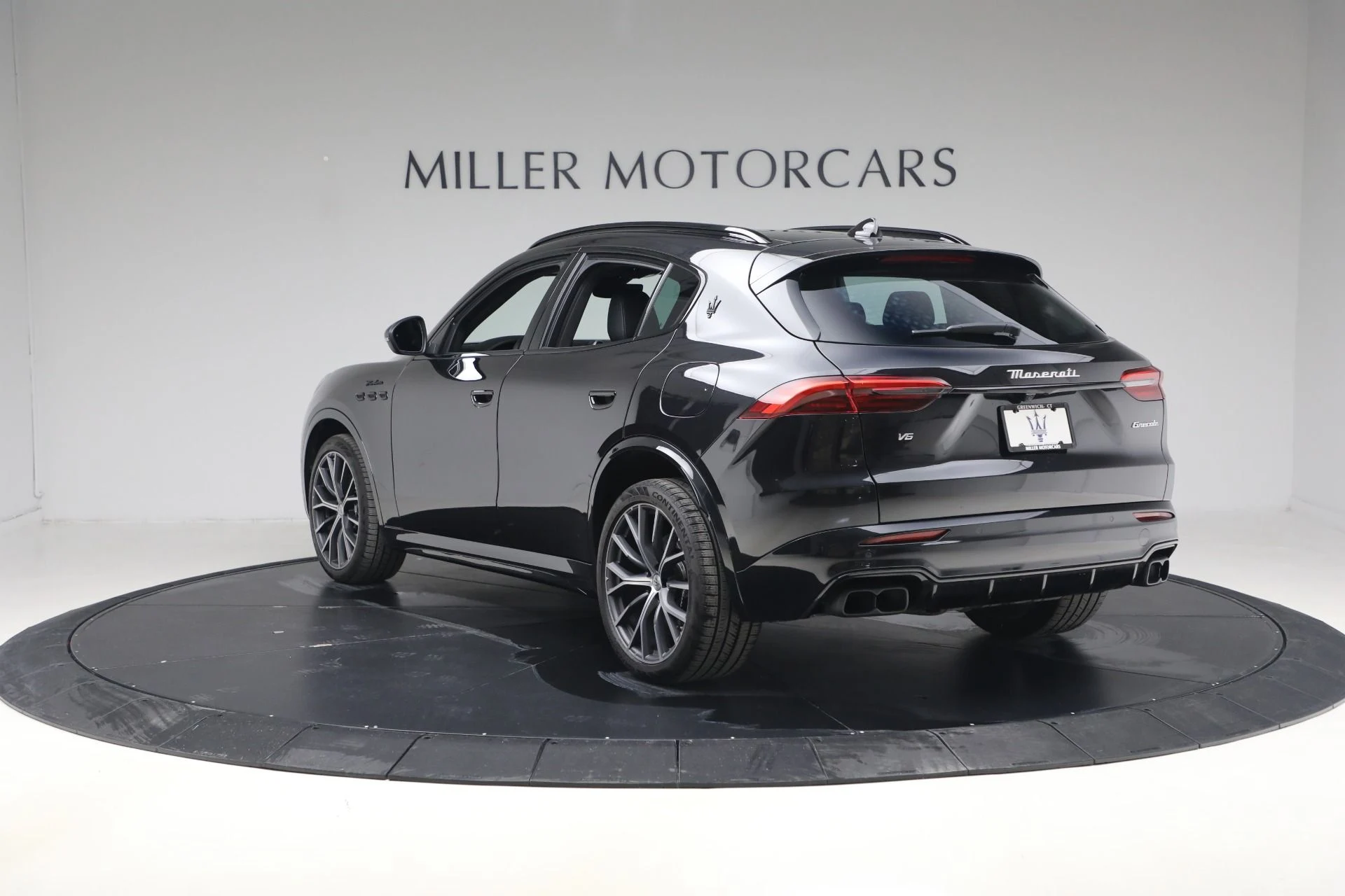 mph004_2156805381_New_2026_Maserati_Grecale_Modena_V6_1770392494_1b8932b5ab