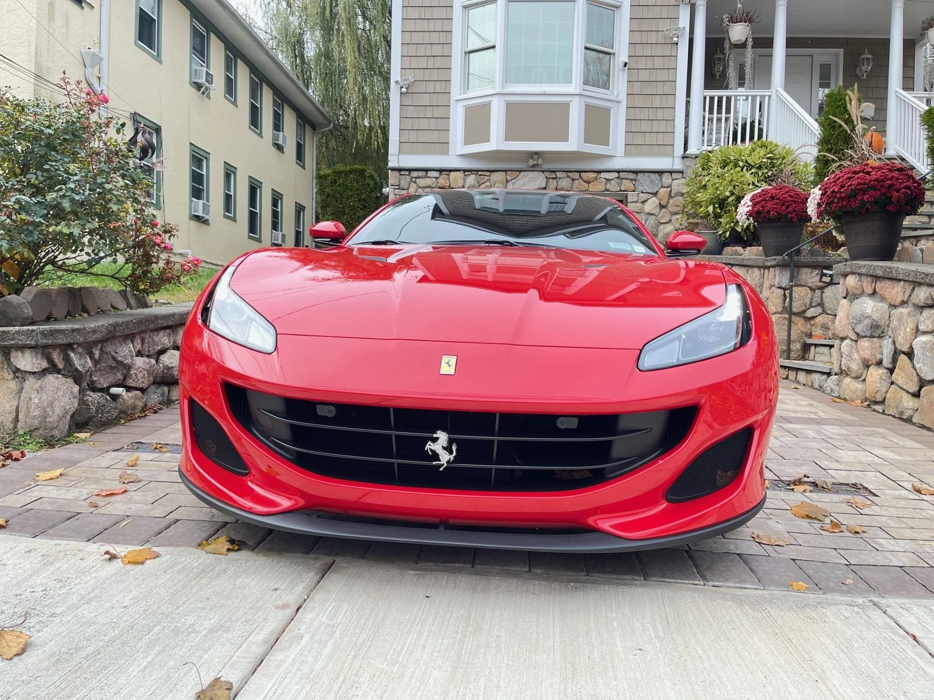 mph004_2161692148_Used_2019_Ferrari_Portofino_1763747011_5d1df27941