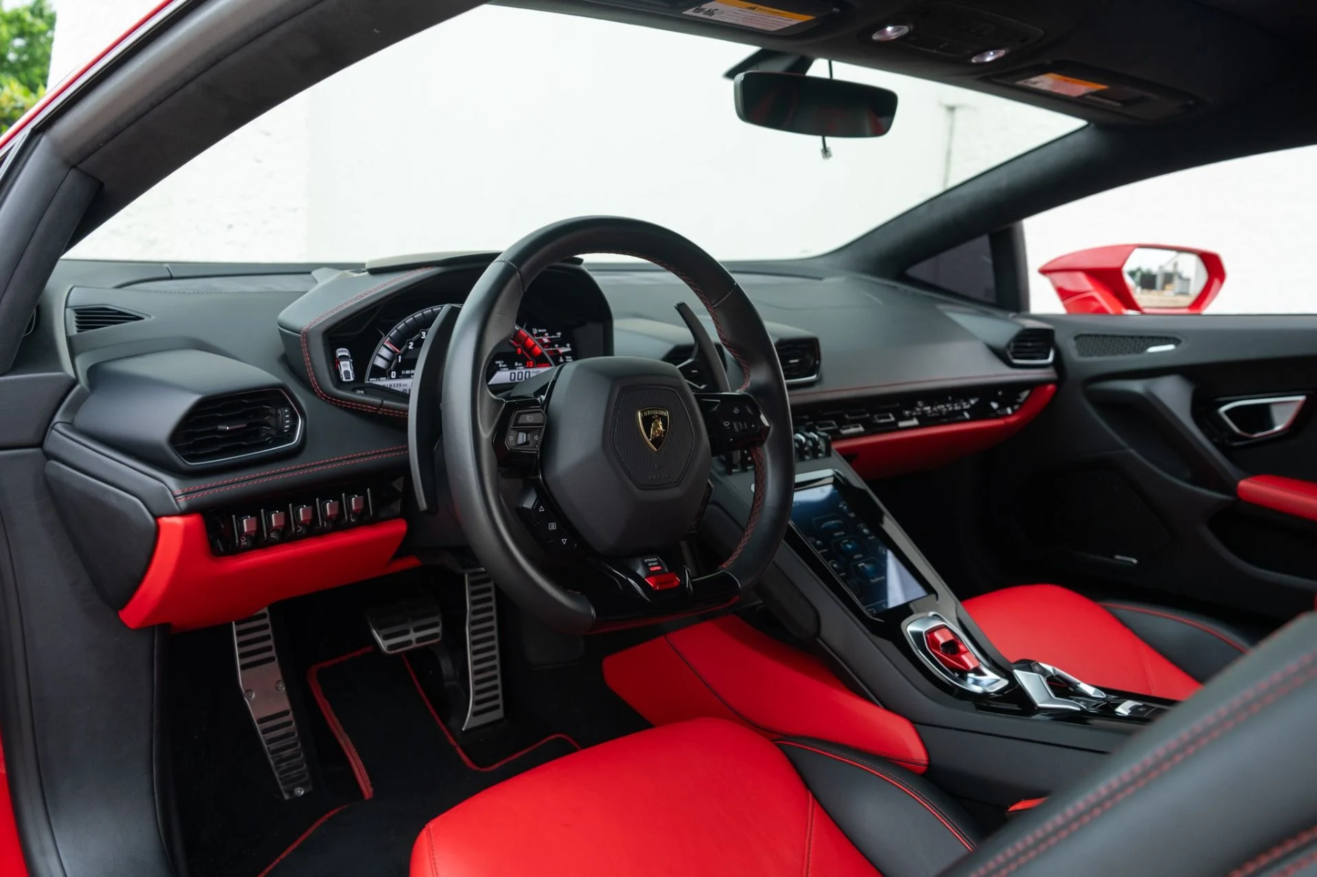 mph004_2161698070_Used_2021_Lamborghini_Huracan_EVO_1778012015_7327f423f2