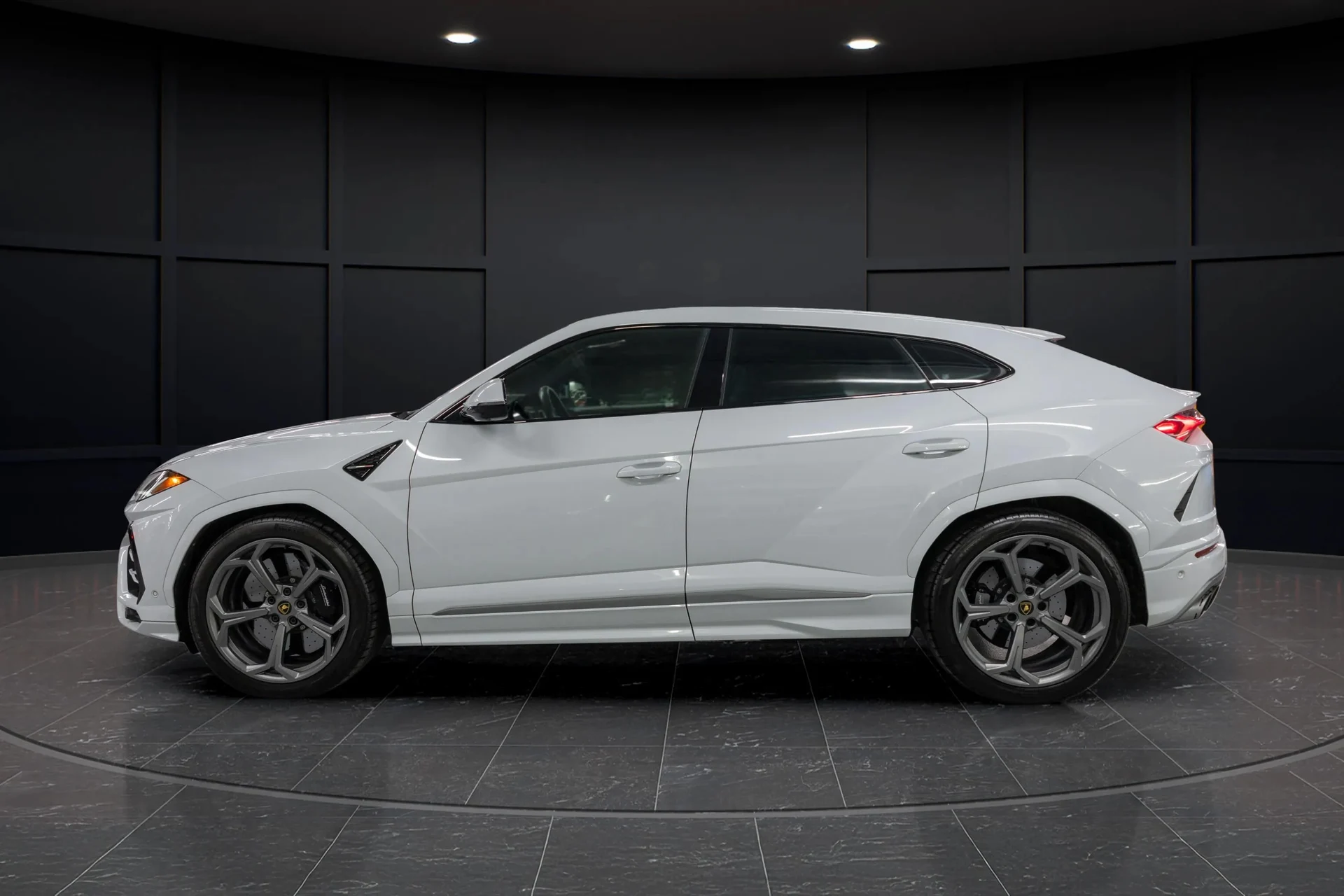 mph004_2171157023_570a2837_31ad_4de8_beb1_21cd591f3ba6_202120_Lamborghini20_Urus2028_ZPBCA_1_ZL_3_MLA_1510329_5_54799d389f