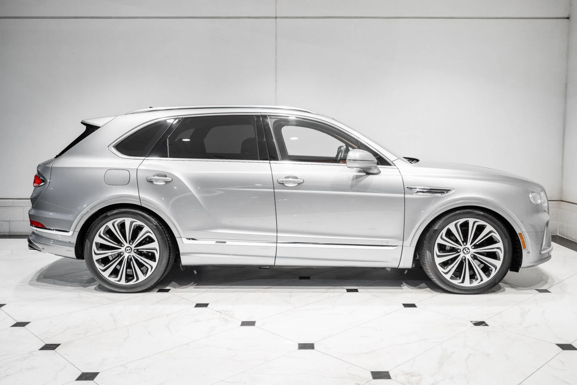 mph004_2173826212_Used_2022_Bentley_Bentayga_V8_1792247814_a4c449ad28