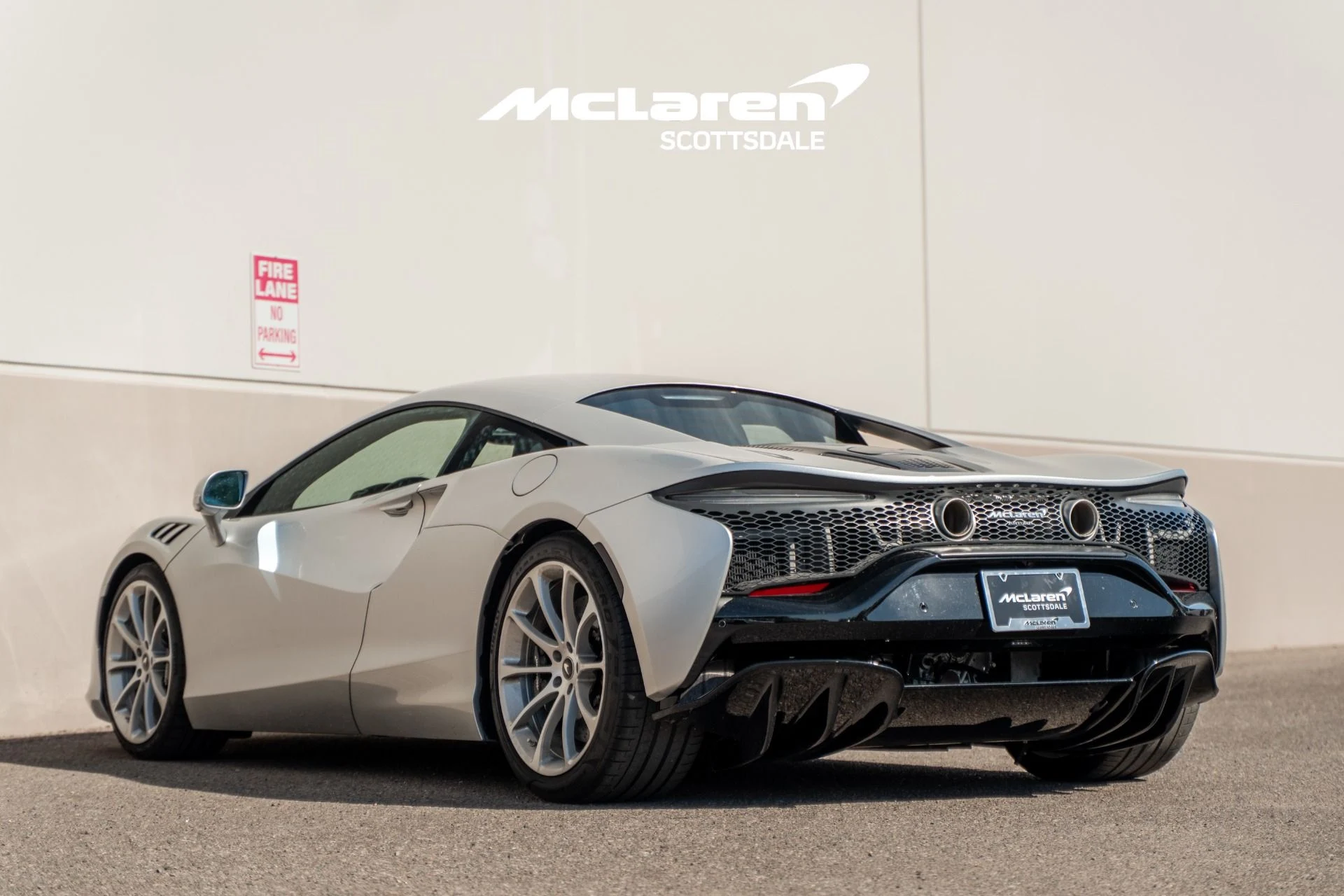 mph004_2185029405_Used_2024_MCLAREN_ARTURA_1763510051_4f991605fa