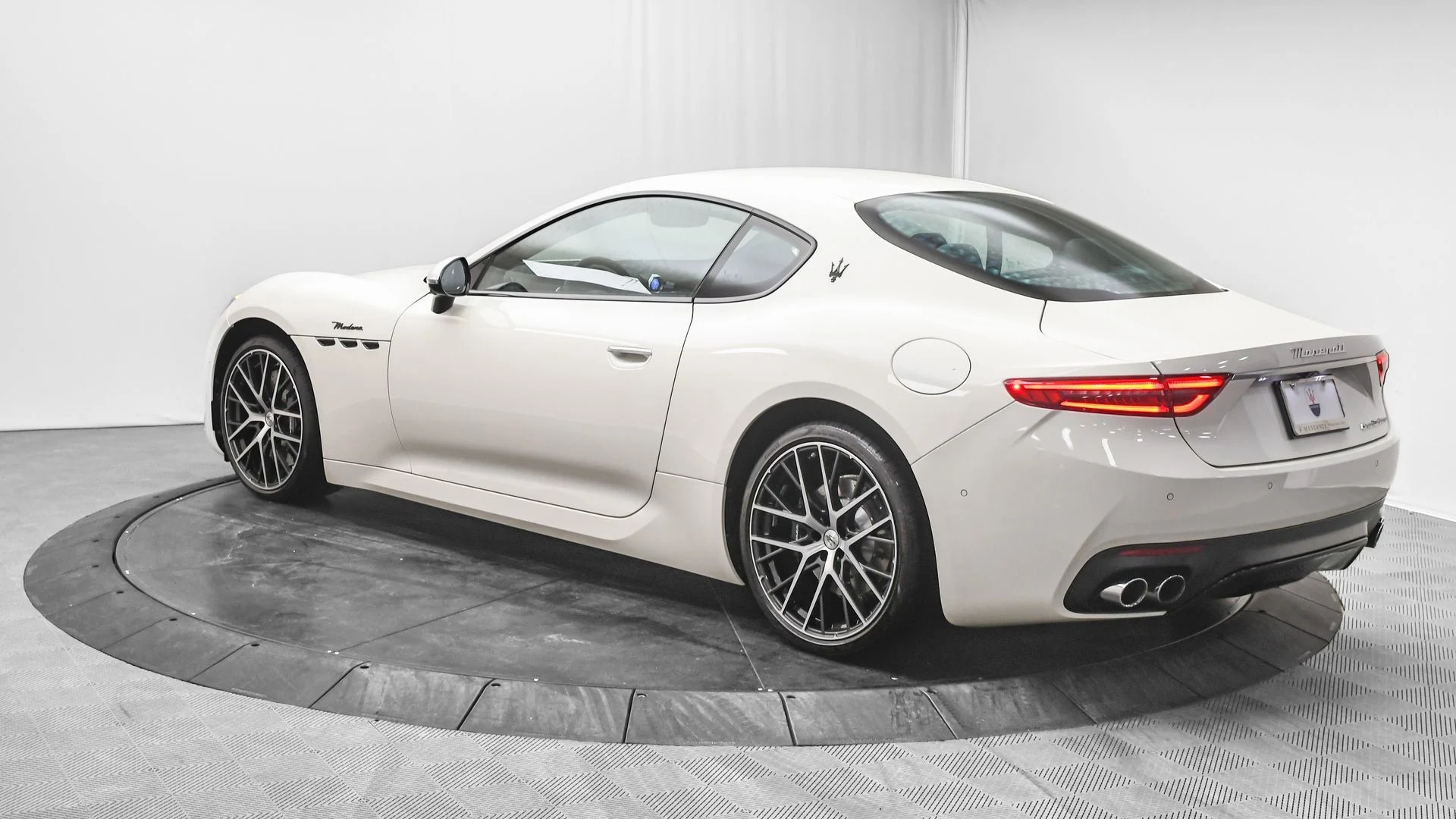 mph004_2193121702_3ac0edd412404414876498ee9e2c22fb_92380e9133