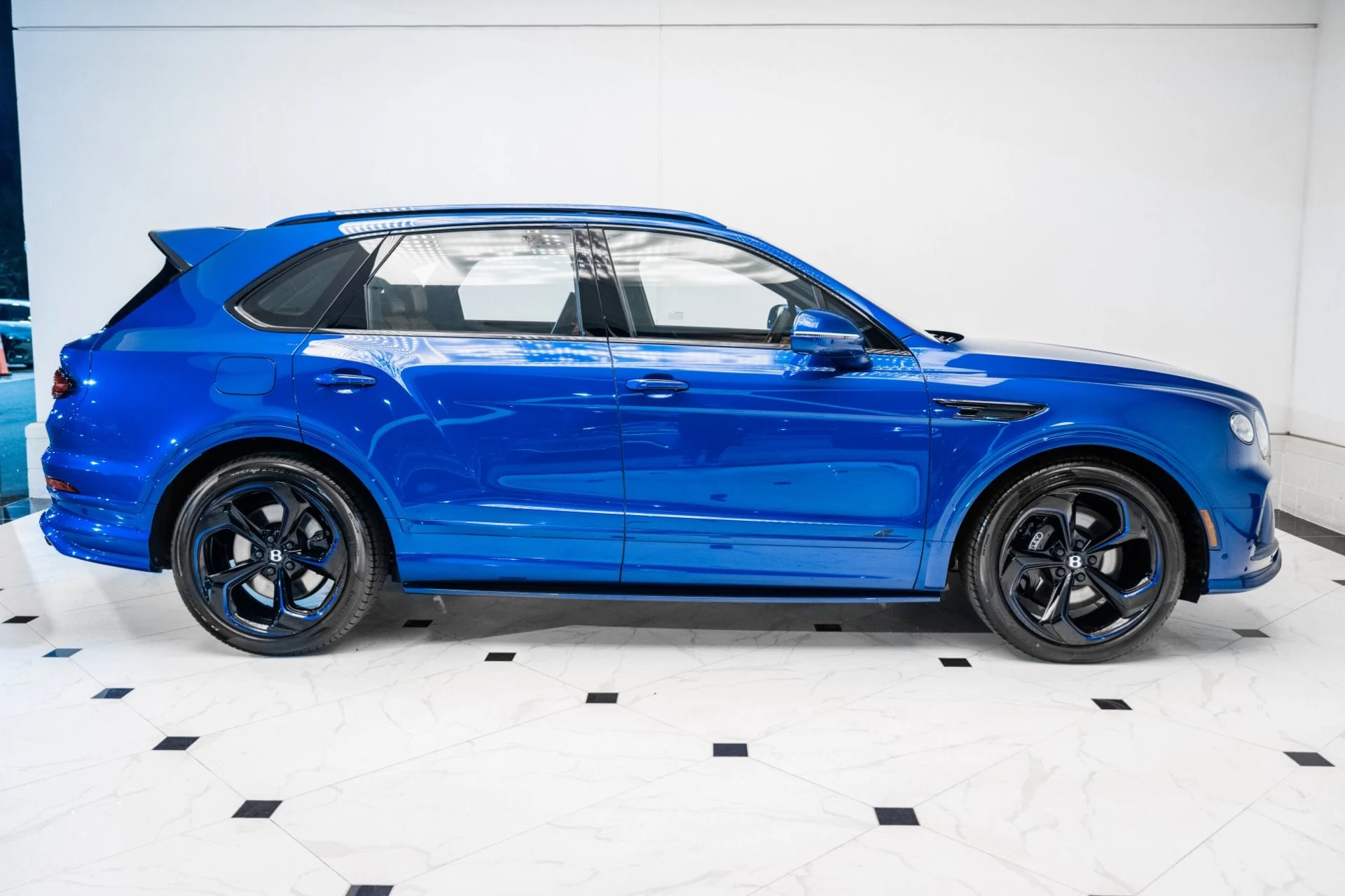 mph004_2197029412_Used_2025_Bentley_Bentayga_S_1744810682_e92559c53d