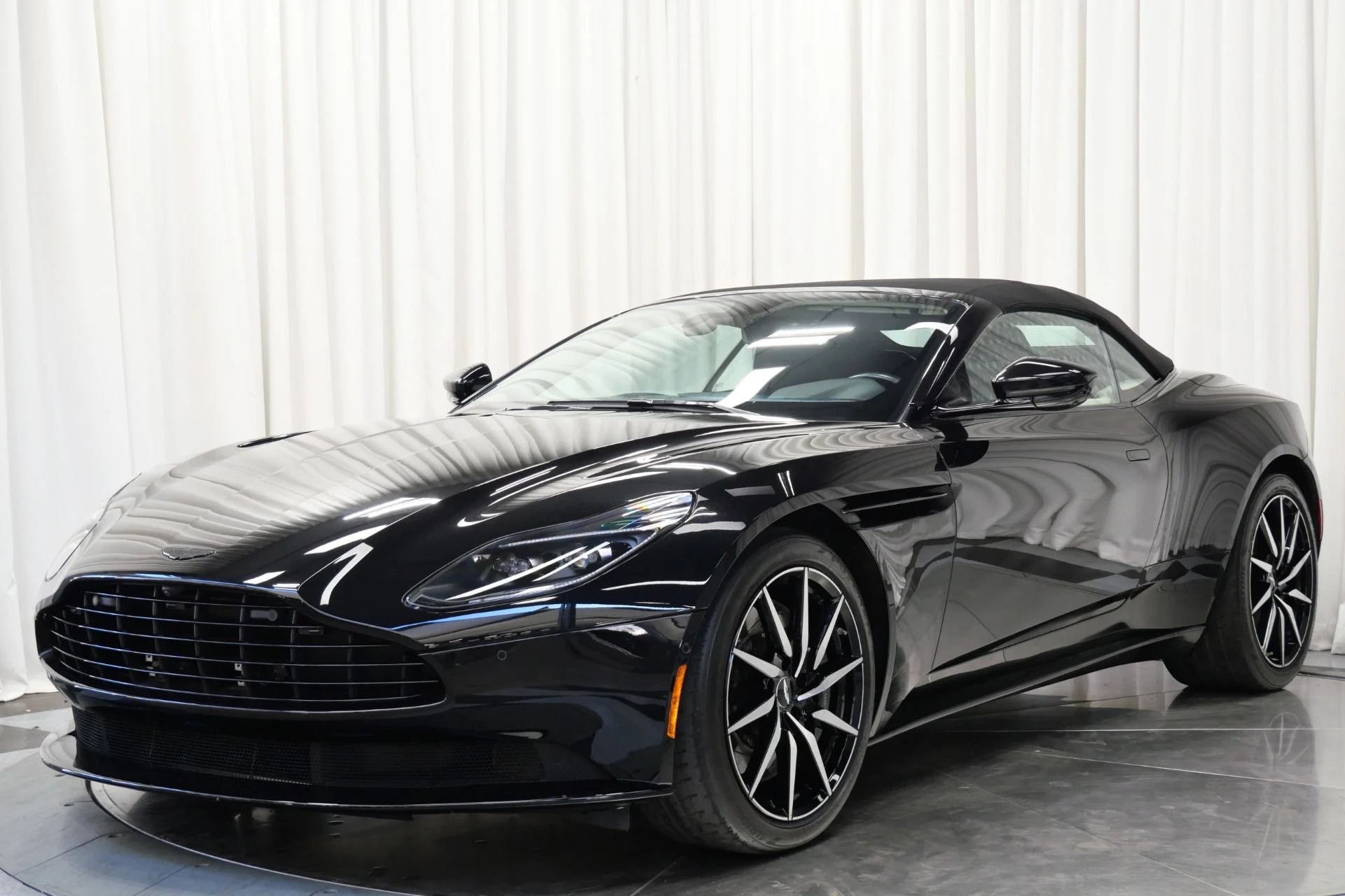 mph004_2221833403_Used_2021_Aston_Martin_DB_11_Volante_1760108226_a0f3dc5752