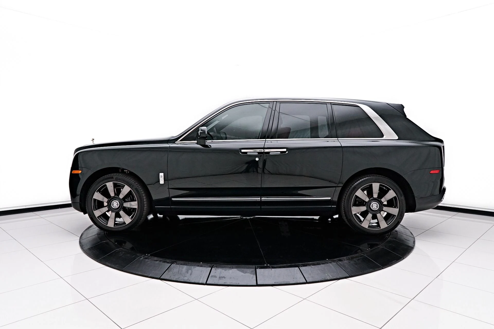 mph004_222797358_Used_2021_Rolls_Royce_Cullinan_Base_1670108143_d3a49bedae
