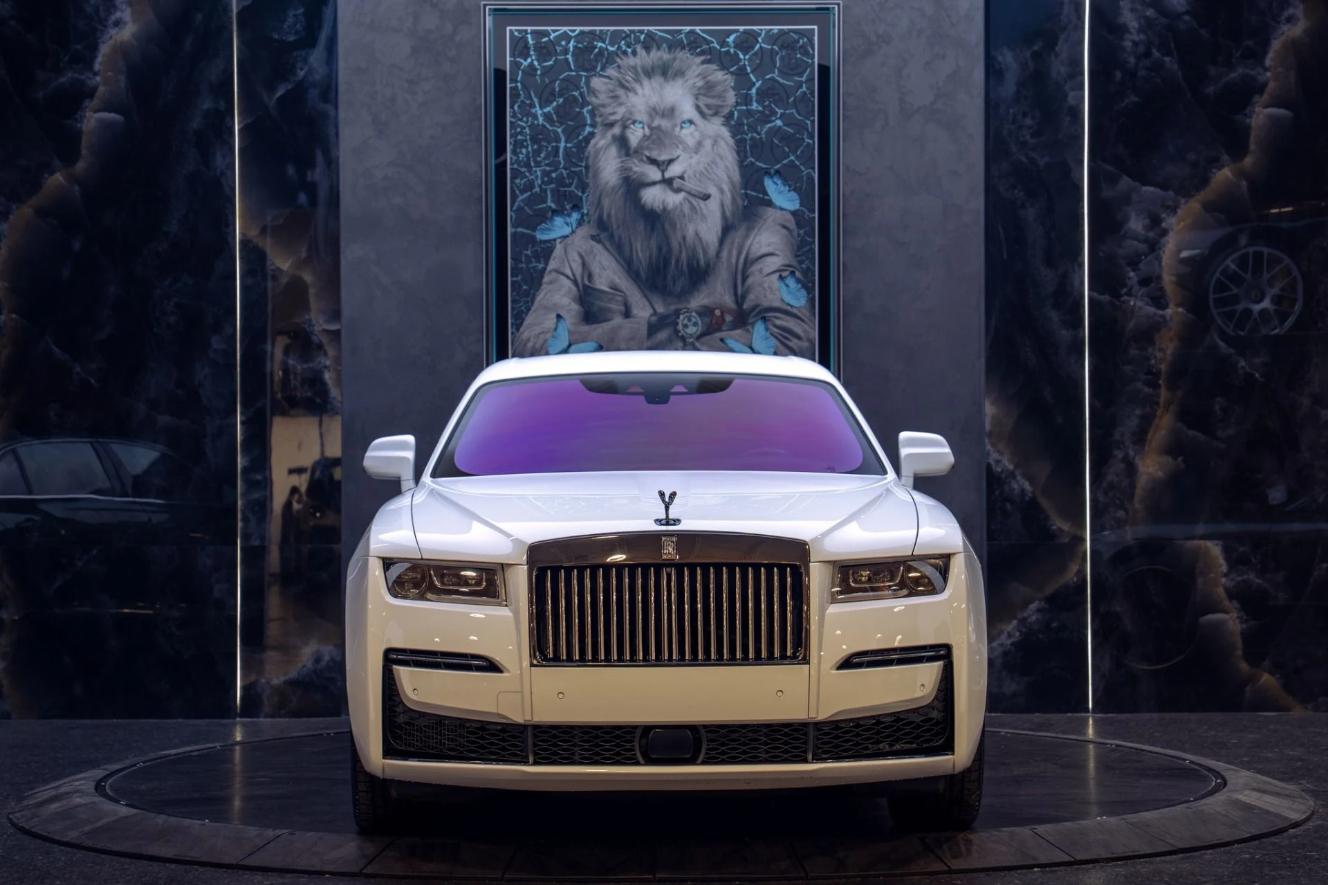 mph004_2251453801_Used_2022_Rolls_Royce_Black_Badge_Ghost_Rear_Theater_and_Trays_Full_Carbon_Interior_Package_1790797785_8868e7509e