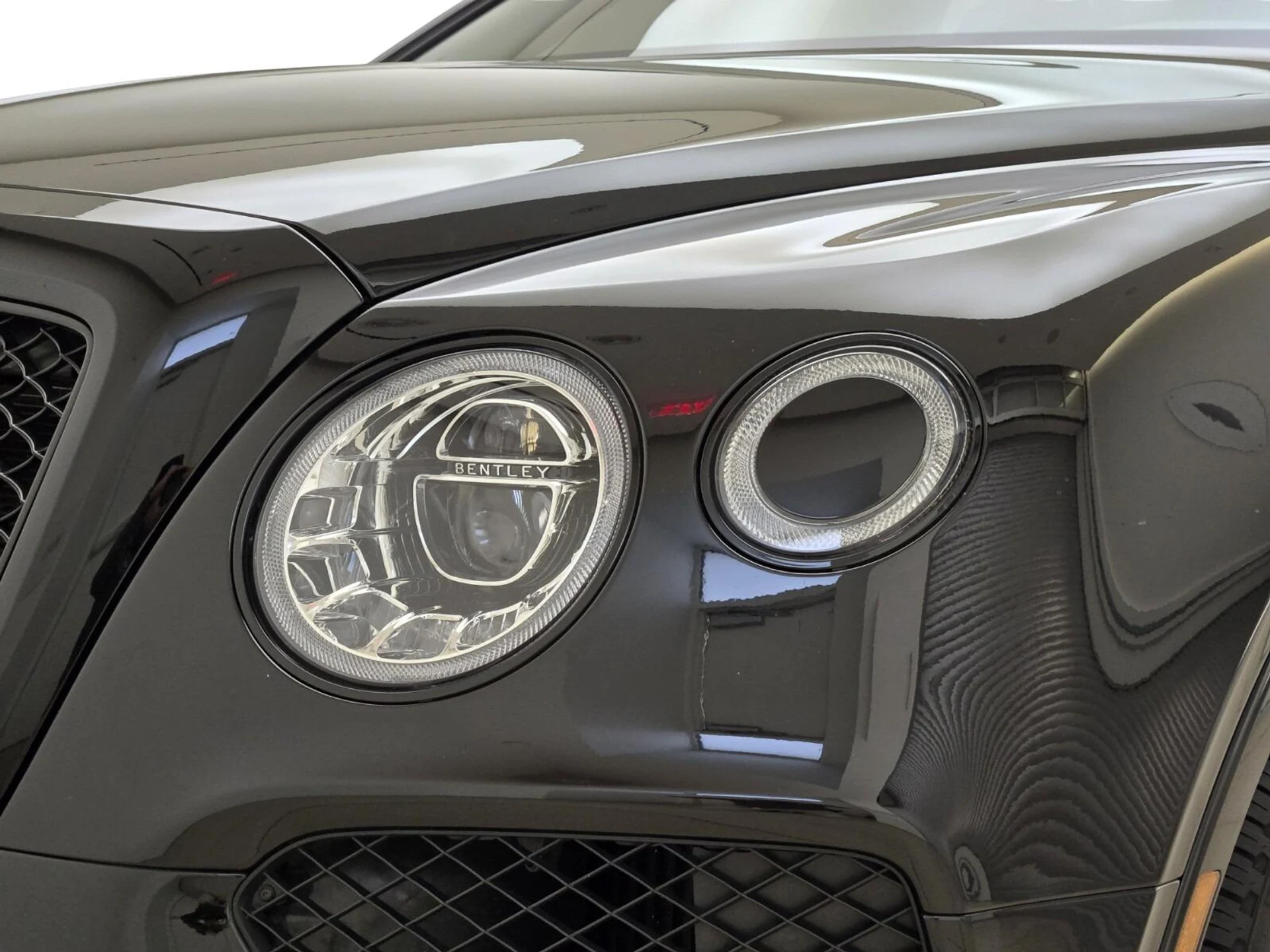 mph004_2260871586_Used_2019_Bentley_Bentayga_V8_1769237255_e852b2ec62