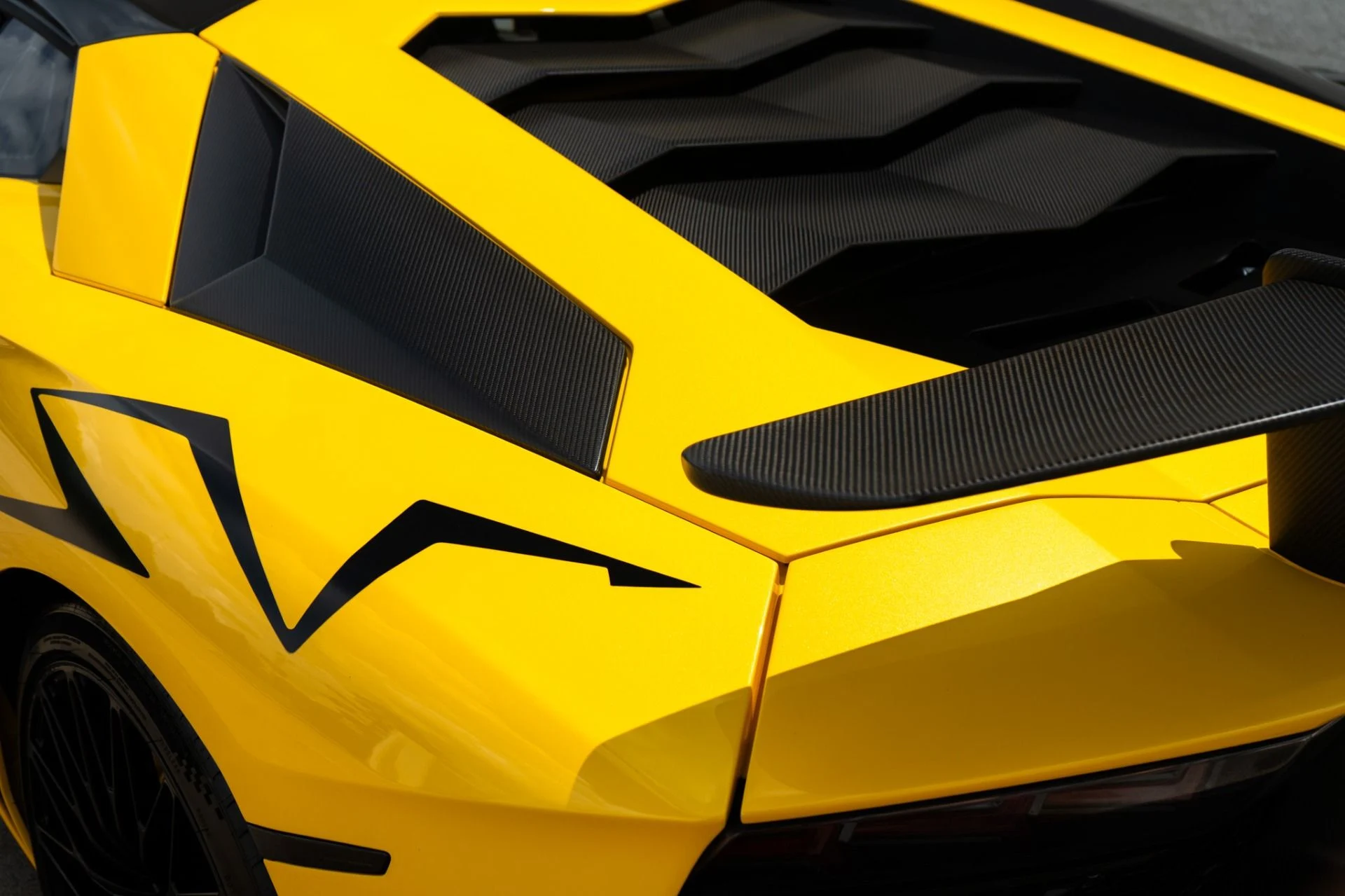 mph004_2264317516_Used_2016_Lamborghini_Aventador_LP_750_4_SV_1787001258_b44d859ebf