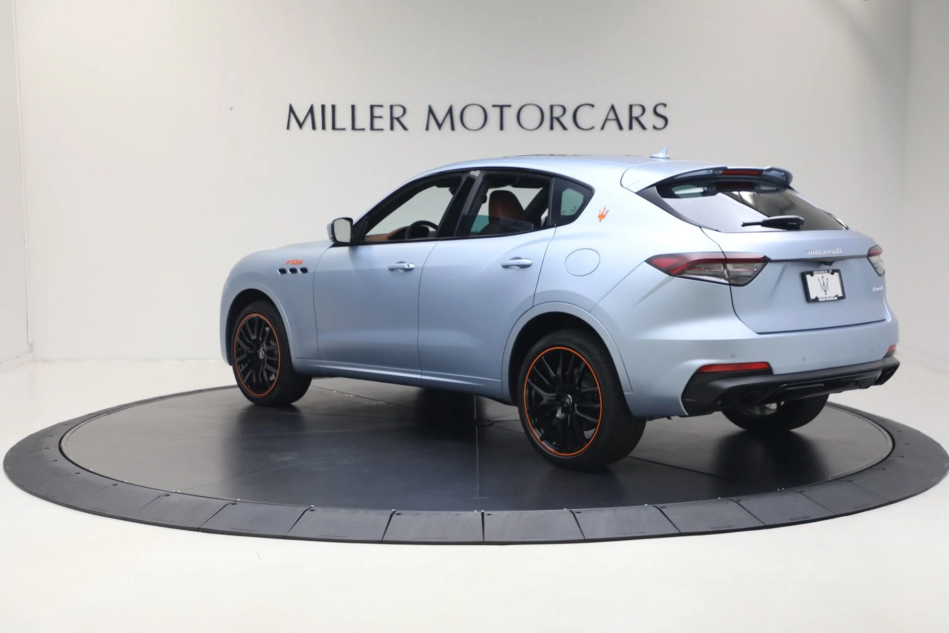 mph004_2268090958_Used_2023_Maserati_Levante_F_Tributo_1764365135_fb1a26b19a