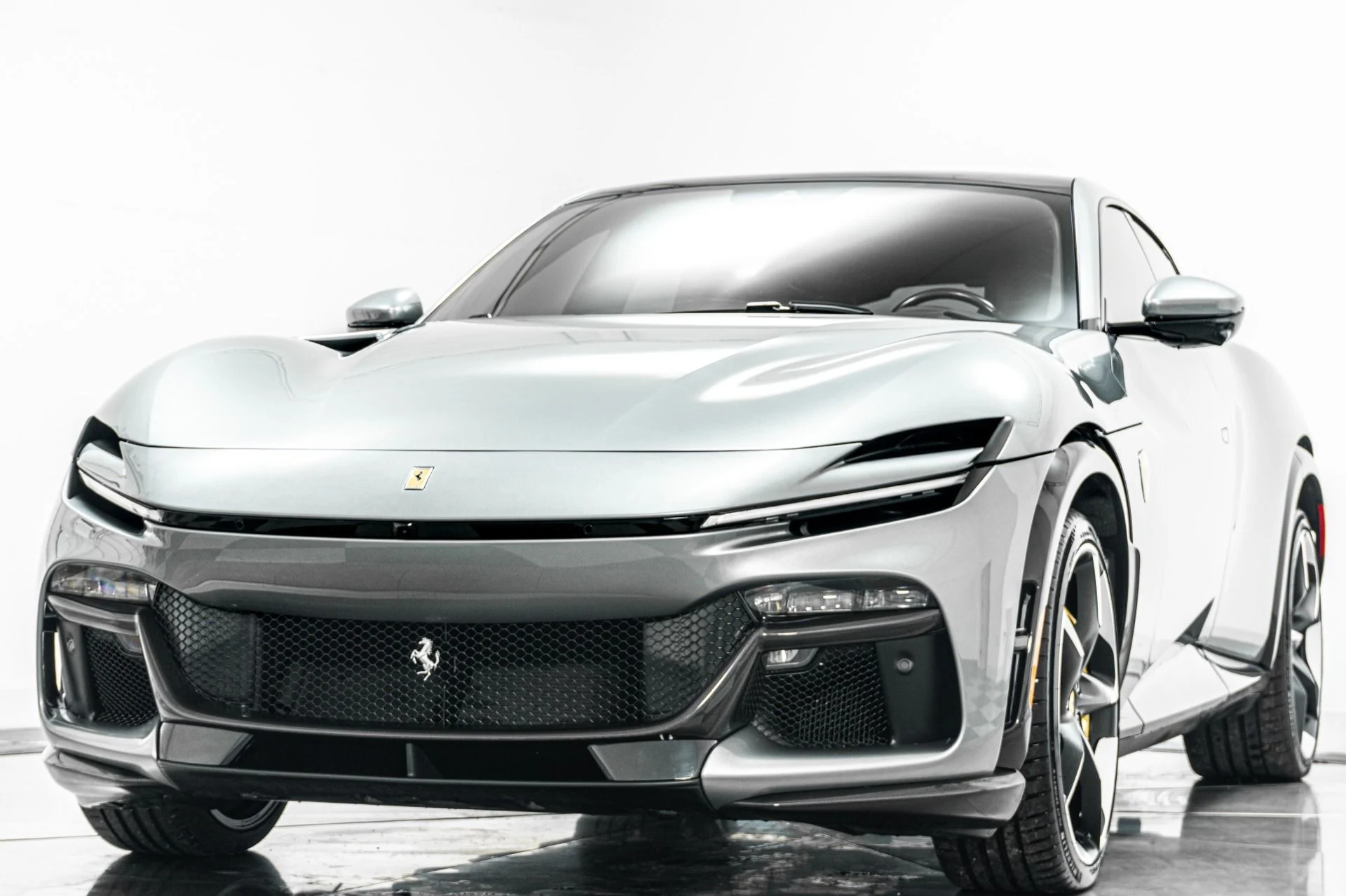 mph004_2269499149_Used_2025_Ferrari_Purosangue_1781820136_26e89e3c97