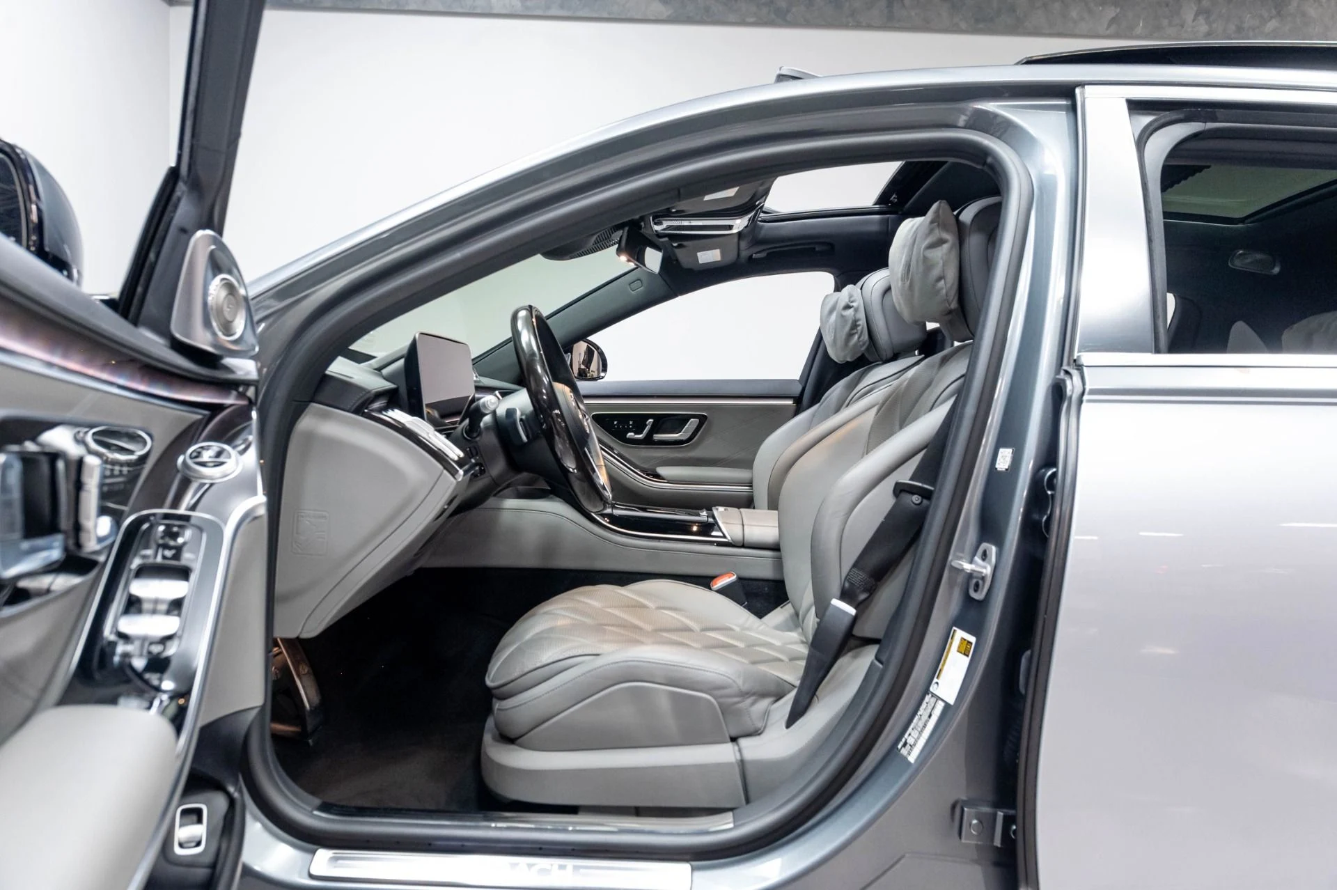 mph004_2273430870_Used_2024_Mercedes_Benz_S_Class_Maybach_S_680_4_MATIC_1777501614_966eabcbc7