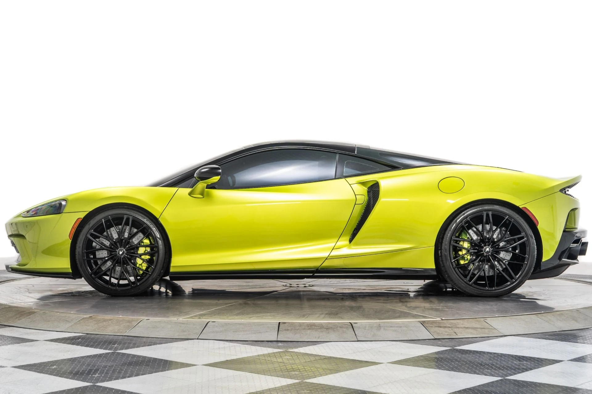 mph004_2278189931_Used_2023_Mc_Laren_GT_Luxe_1755025490_0ced16f9d0
