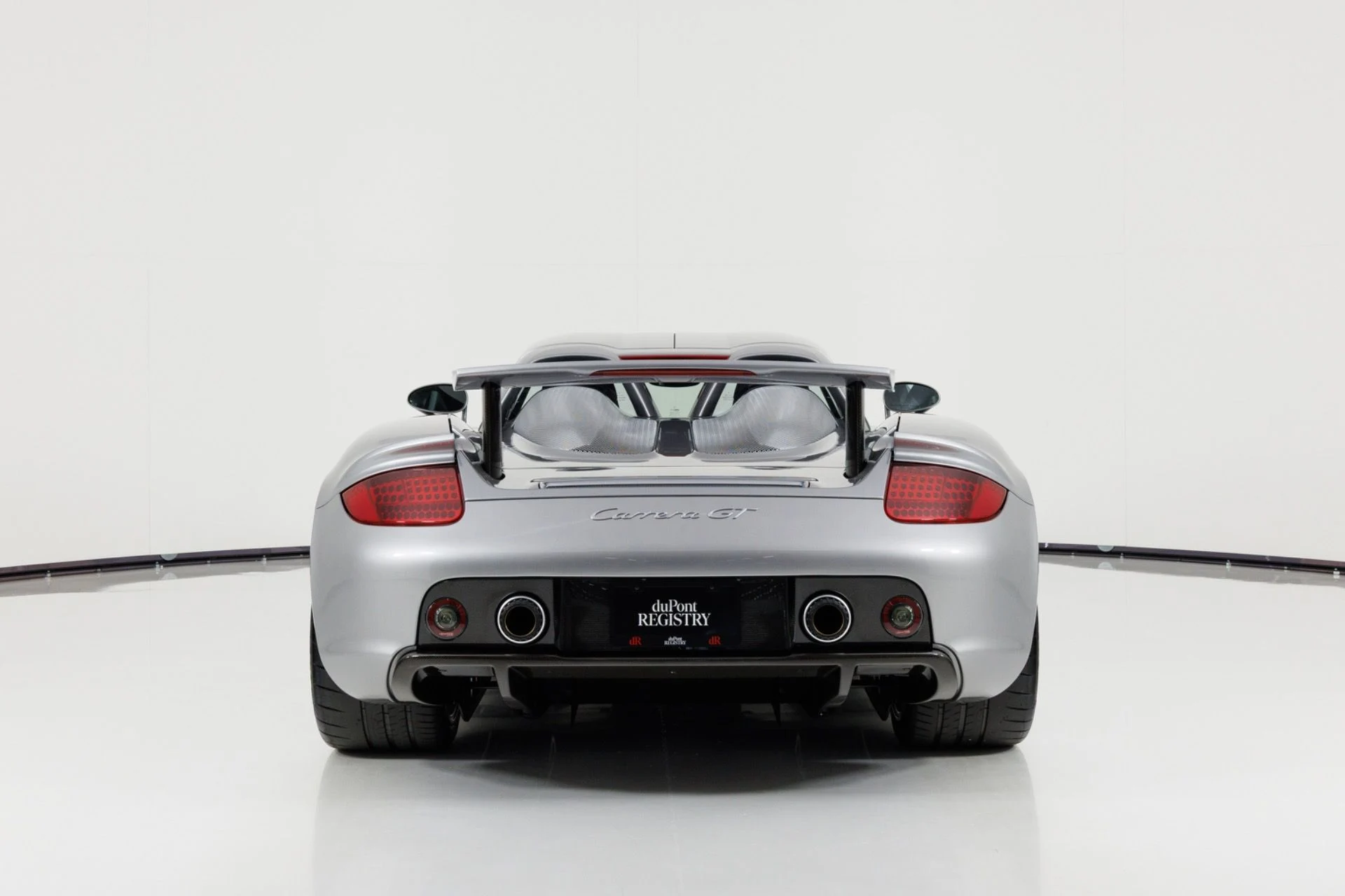 mph004_2280501195_Used_2004_Porsche_Carrera_GT_1780937853_6446f5e829