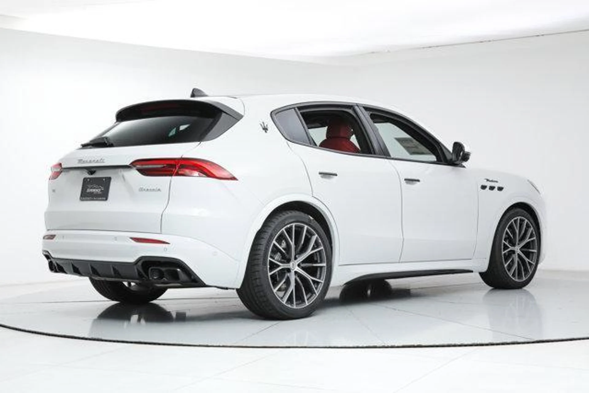 mph004_2282611064_qj_Zv_Rbxb_Z3d_Pa_BZ_Dnq_VO_5x3whrs_af061463bd