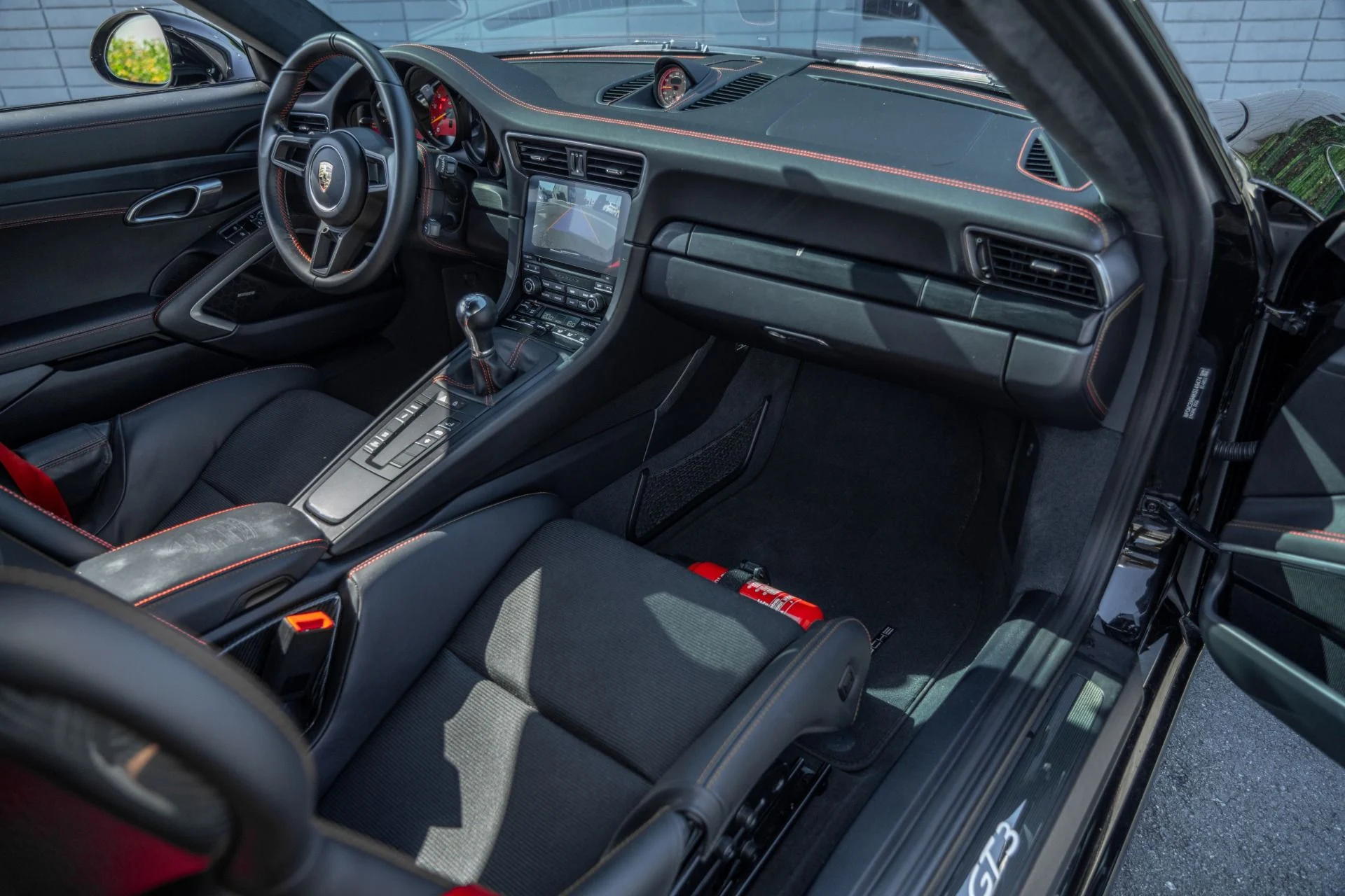 mph004_2284441966_Used_2019_Porsche_911_GT_3_Touring_1760739236_bac473ae94