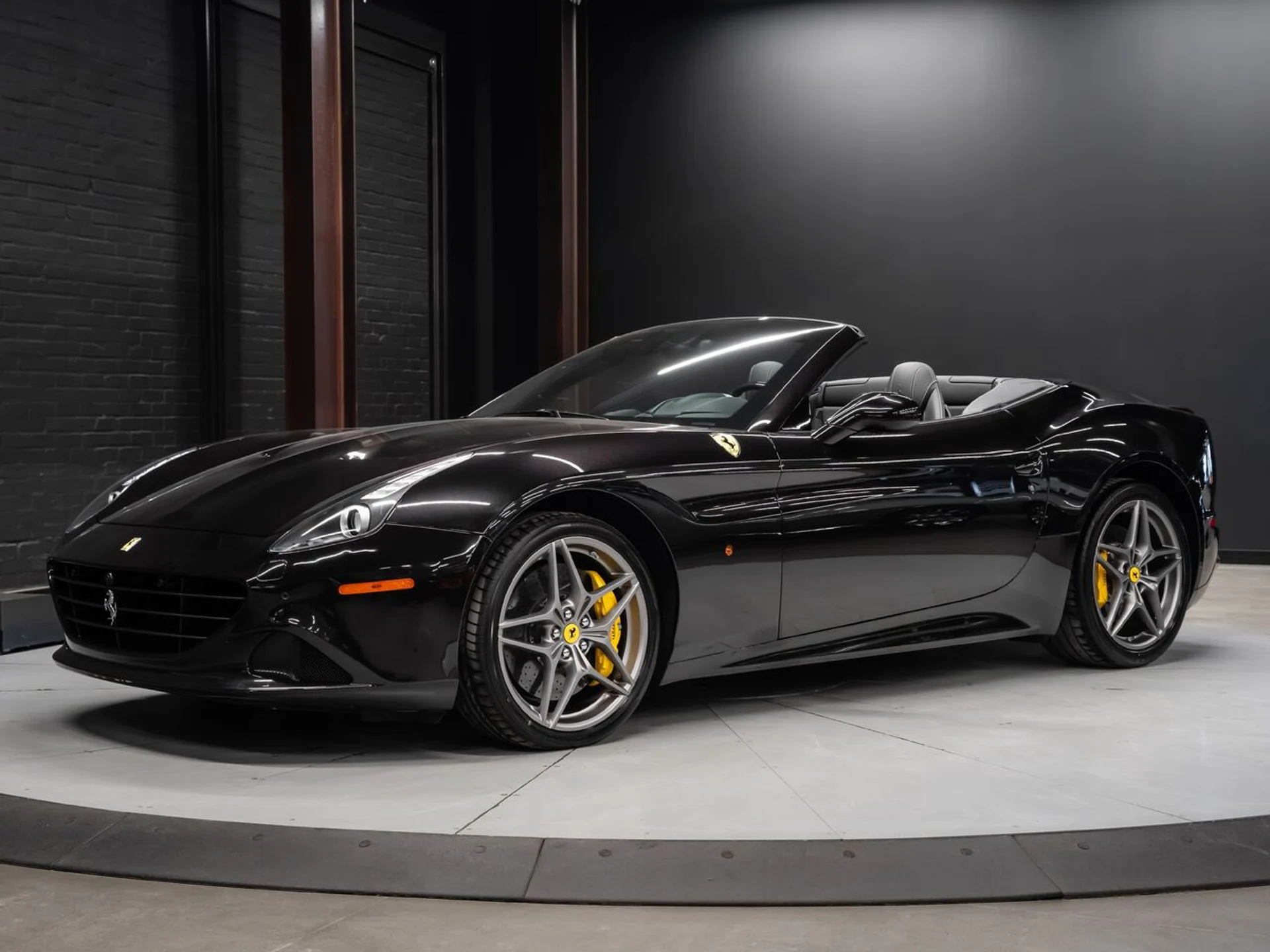 mph004_2293343062_ferrari_california_2015_caf3f37832