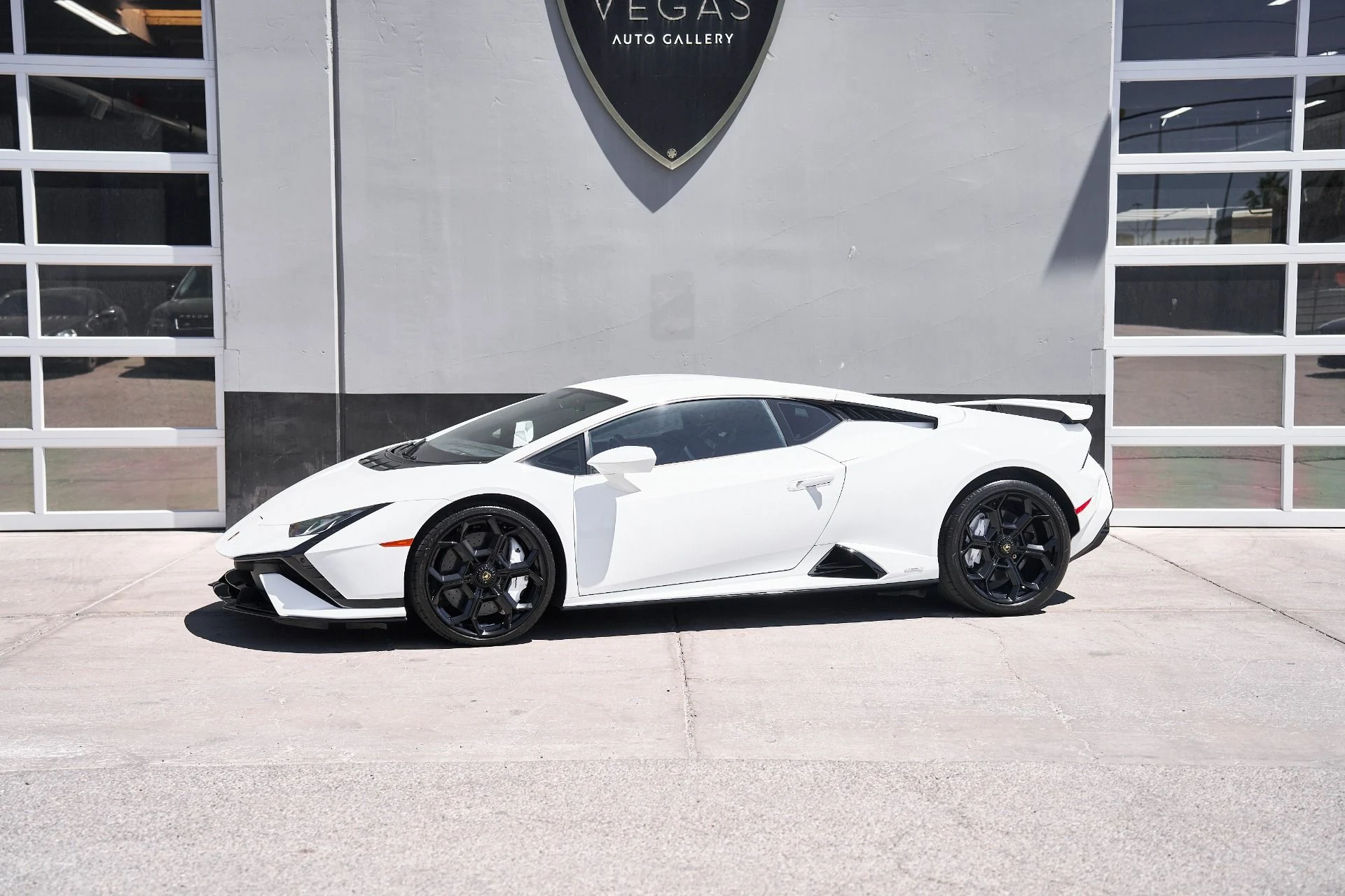 mph004_2297817590_Used_2023_Lamborghini_Huracan_Tecnica_Base_1750384074_e5c94a2c59