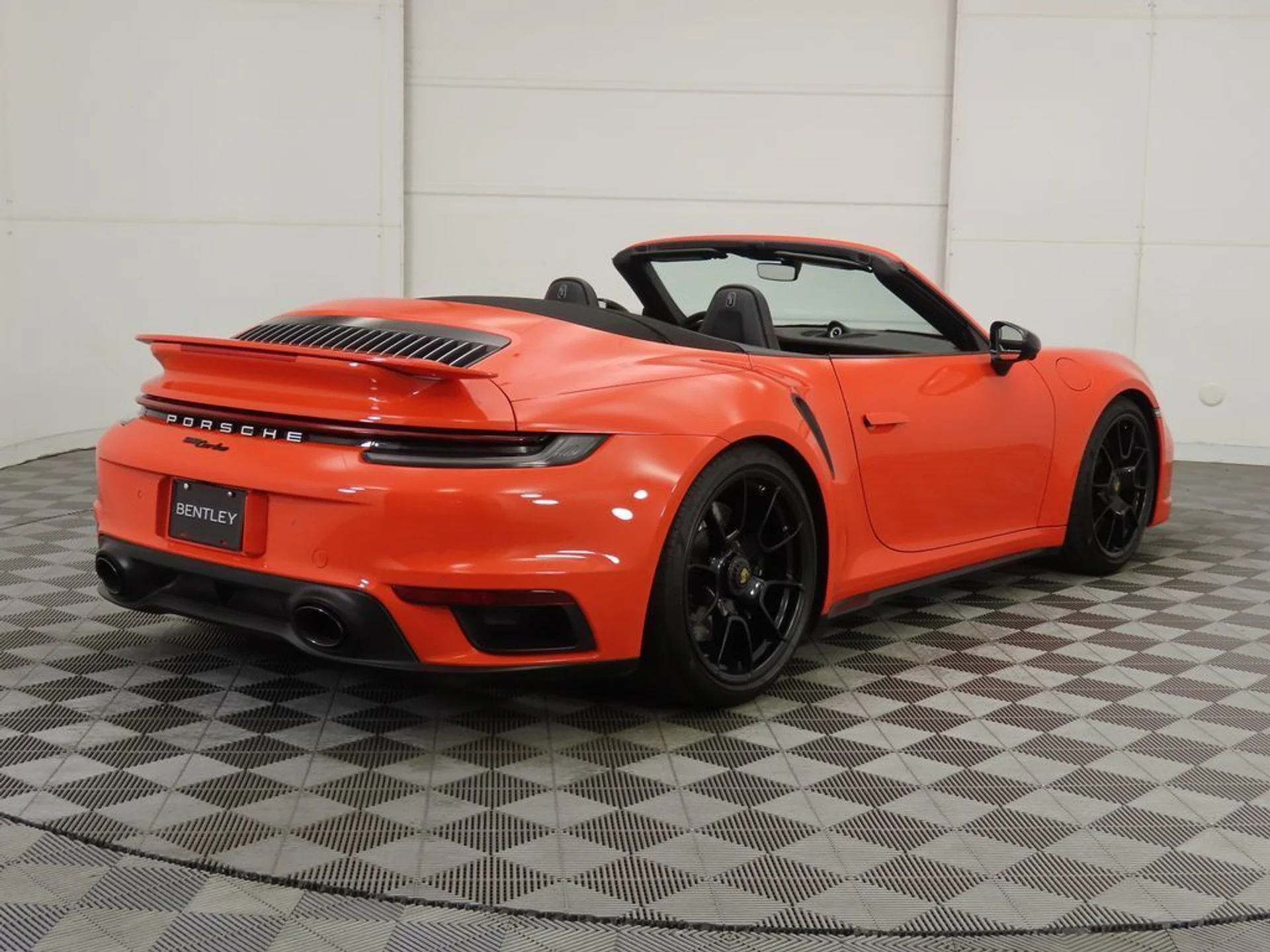 mph004_2302693483_used_2022_porsche_911_turbocabriolet_8119_22928338_5_1024_1b3718259a