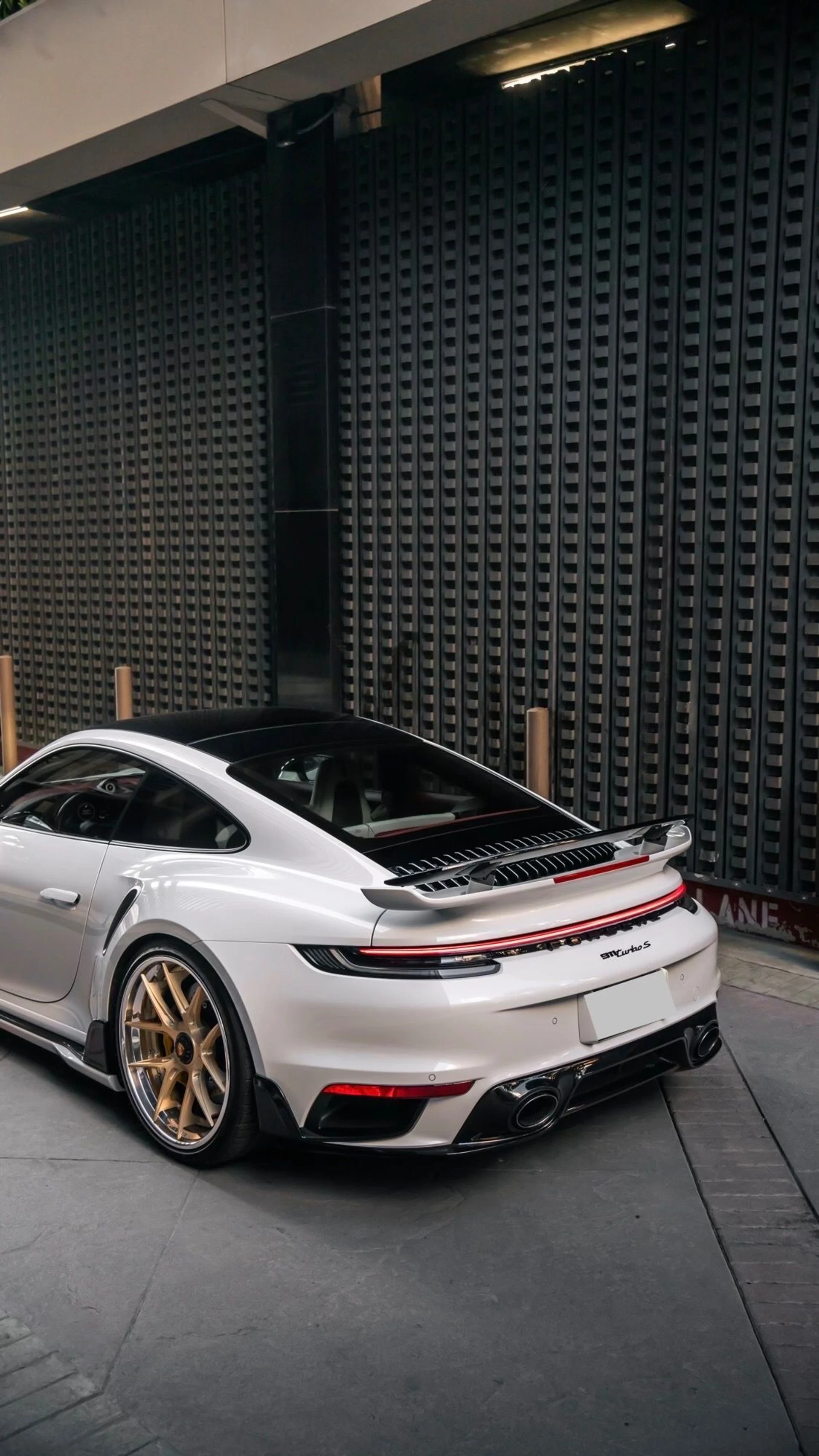 mph004_230315316_Used_2022_Porsche_911_Turbo_S_1790876730_ceb409d348