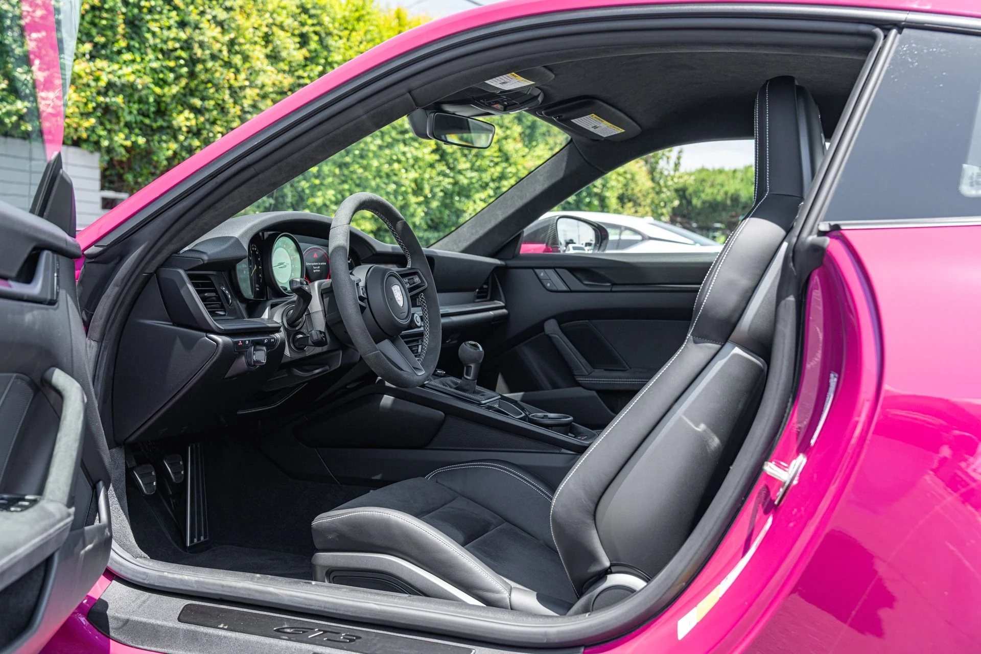 mph004_2309950812_Used_2024_Porsche_911_GT_3_1753158558_be1973cce6