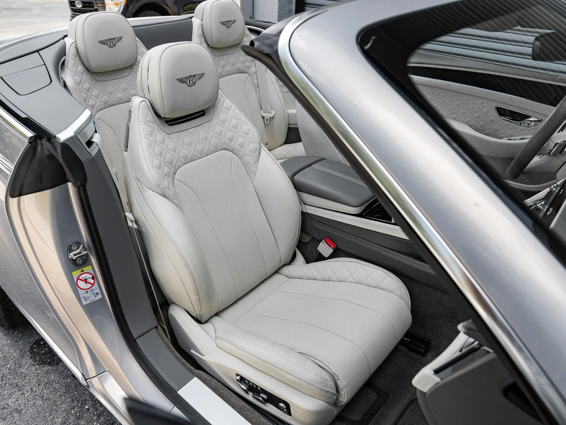 mph004_2312861983_Used_2022_Bentley_Continental_GT_V8_1771851985_9cb97f4266