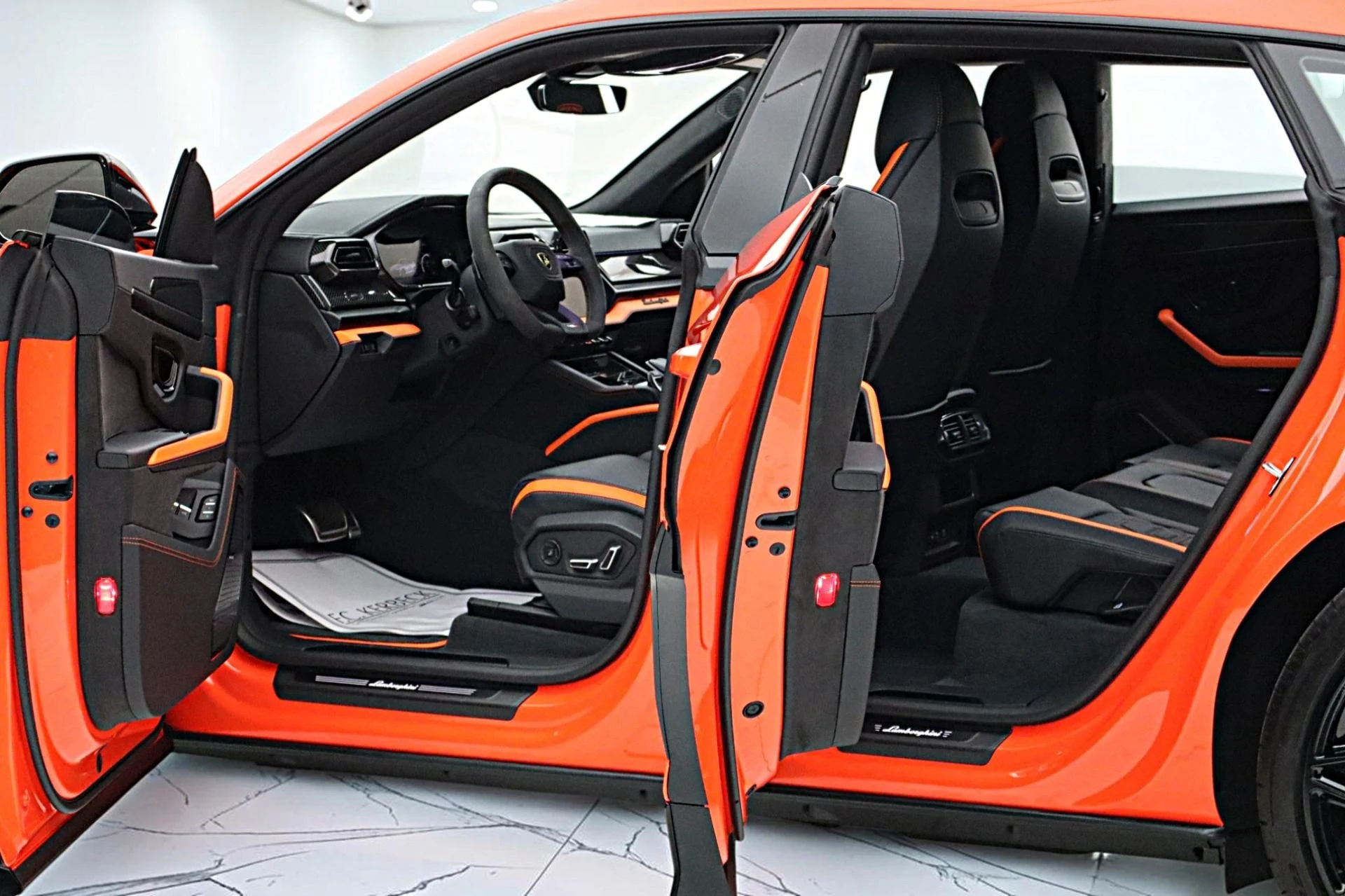 mph004_232311376_Used_2025_Lamborghini_Urus_SELEASE_OPTIONS_AVAILABLE_f18a4bb8d8