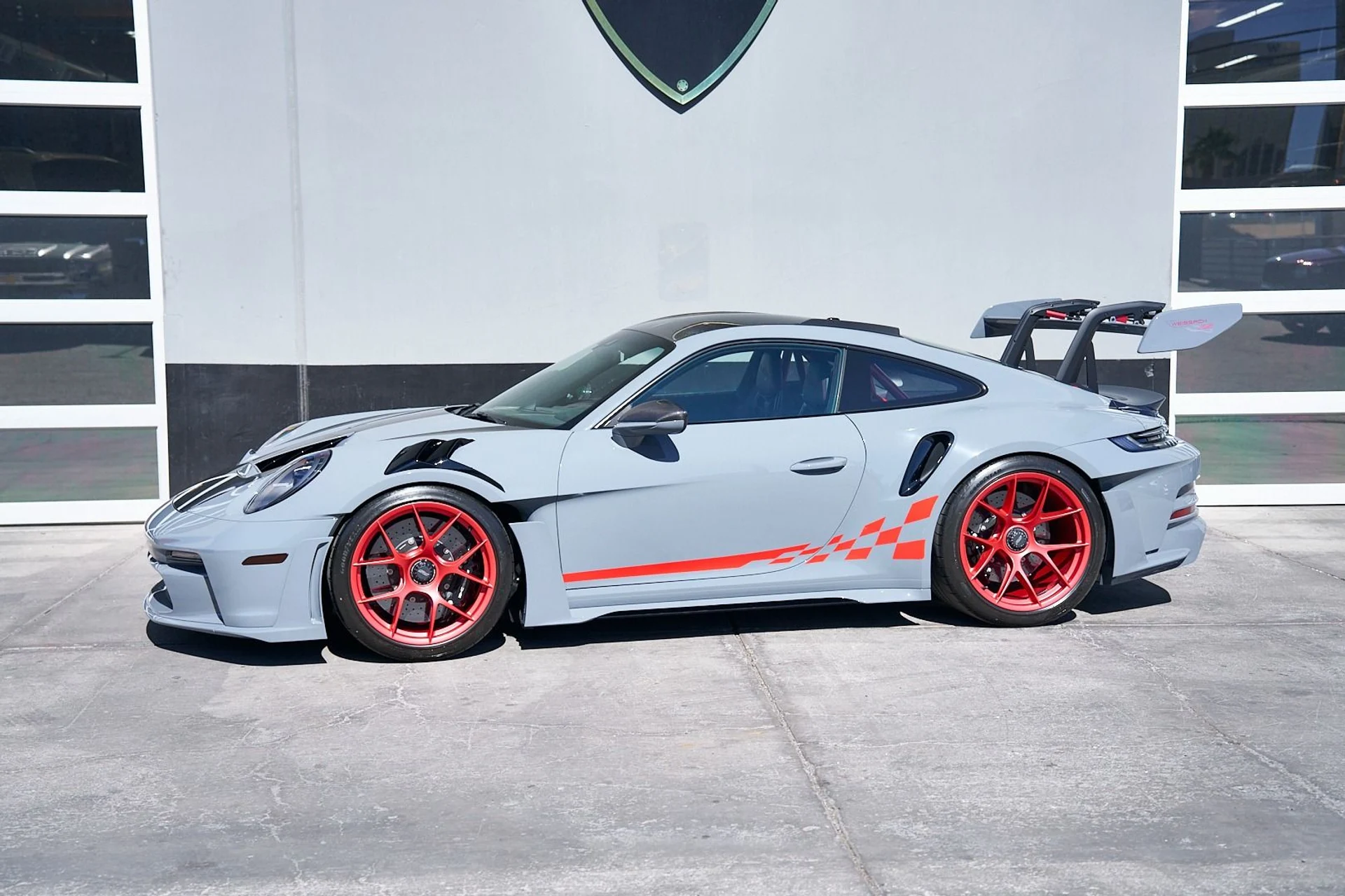 mph004_2339946647_Used_2024_Porsche_911_GT_3_RS_1745955134_5c7bf97fa0