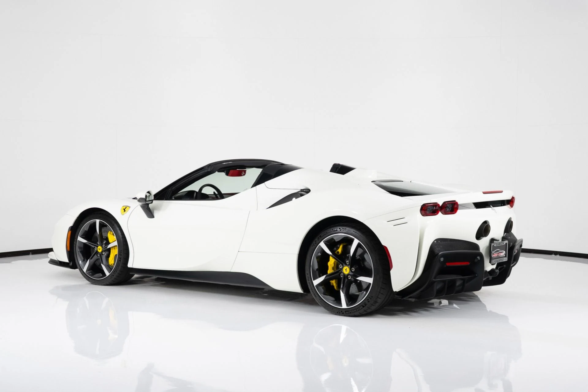 mph004_2343688361_Used_2024_Ferrari_SF_90_Spider_1755801500_d09bcf83b6