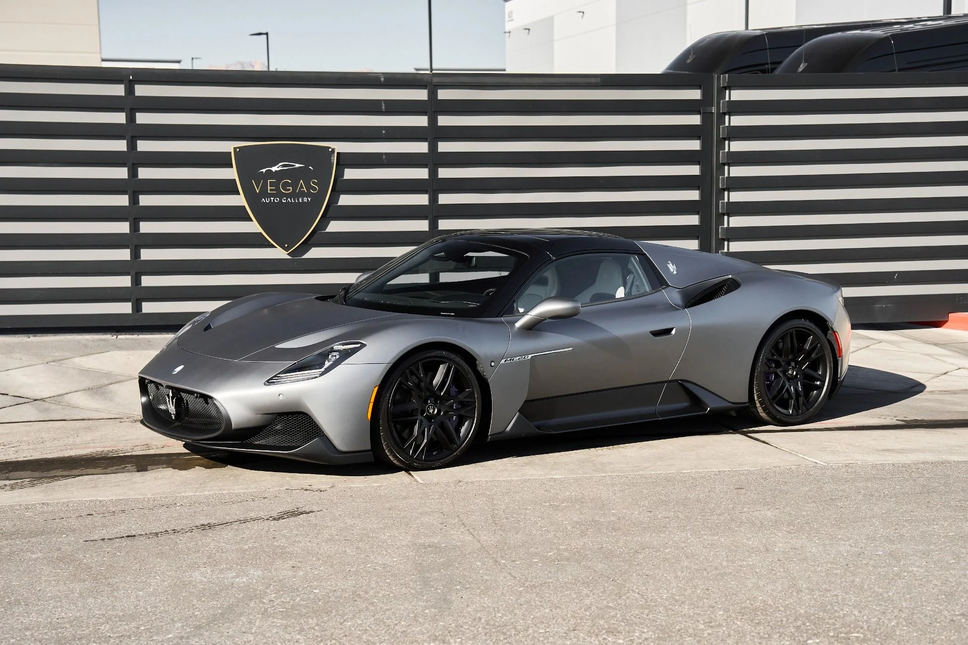 mph004_2349205159_Used_2023_Maserati_MC_20_Cielo_1761946850_d7622c3ee6