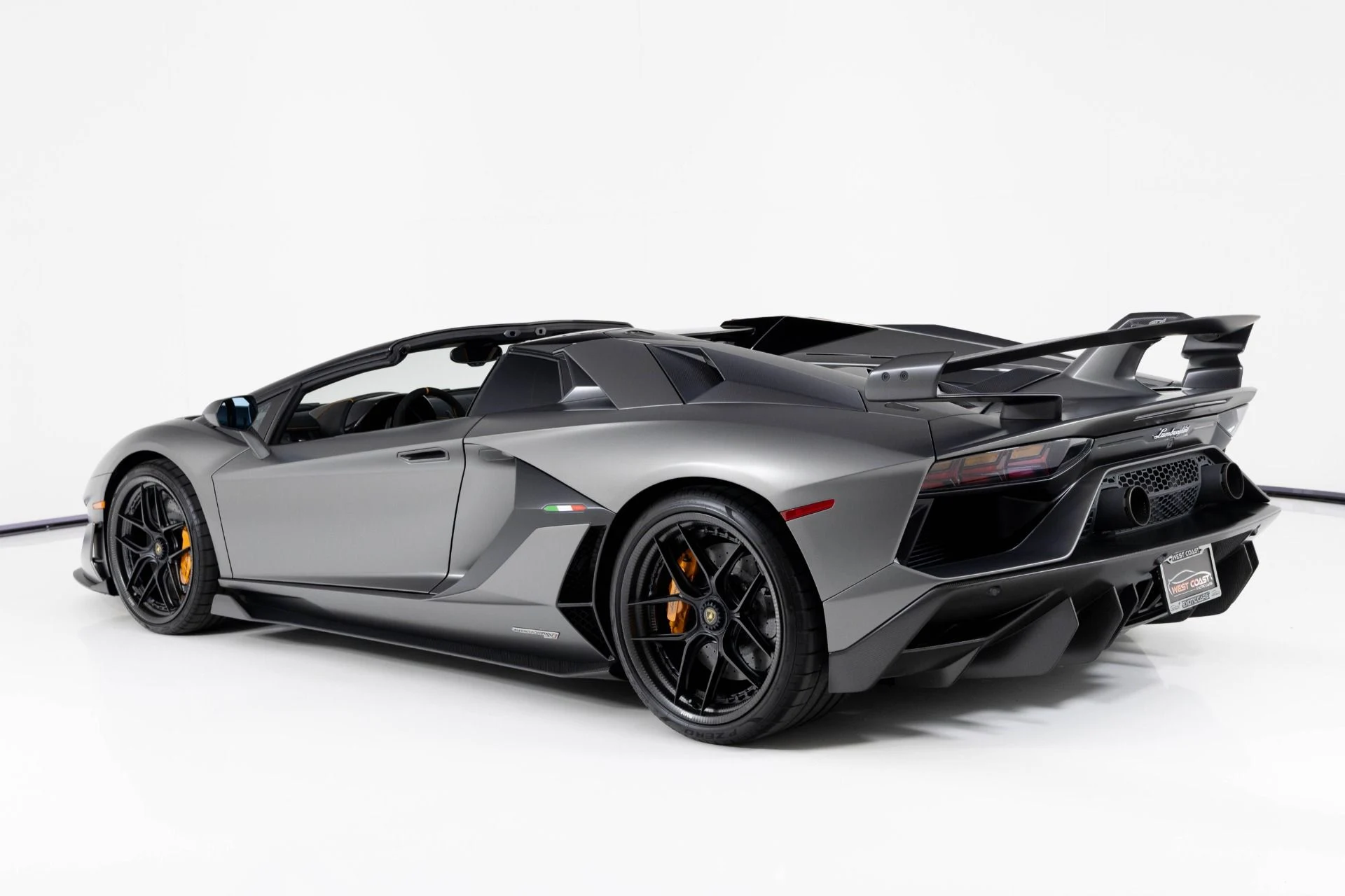 mph004_2350372979_Used_2020_Lamborghini_Aventador_SVJ_1759430084_9017911222