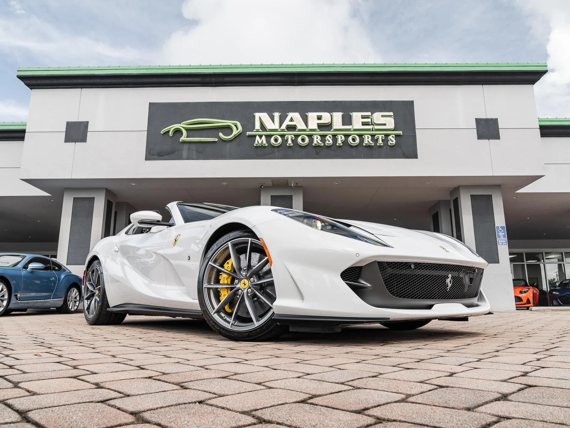 mph004_2352838544_Used_2021_Ferrari_812_GTS_1779998596_5e0b97223a
