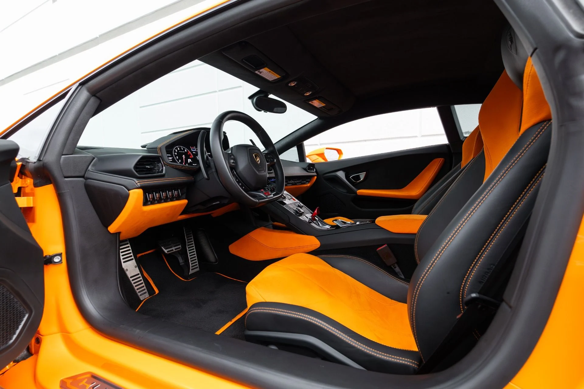 mph004_2353158376_Used_2016_Lamborghini_Huracan_LP_610_4_1780109643_31e5364738