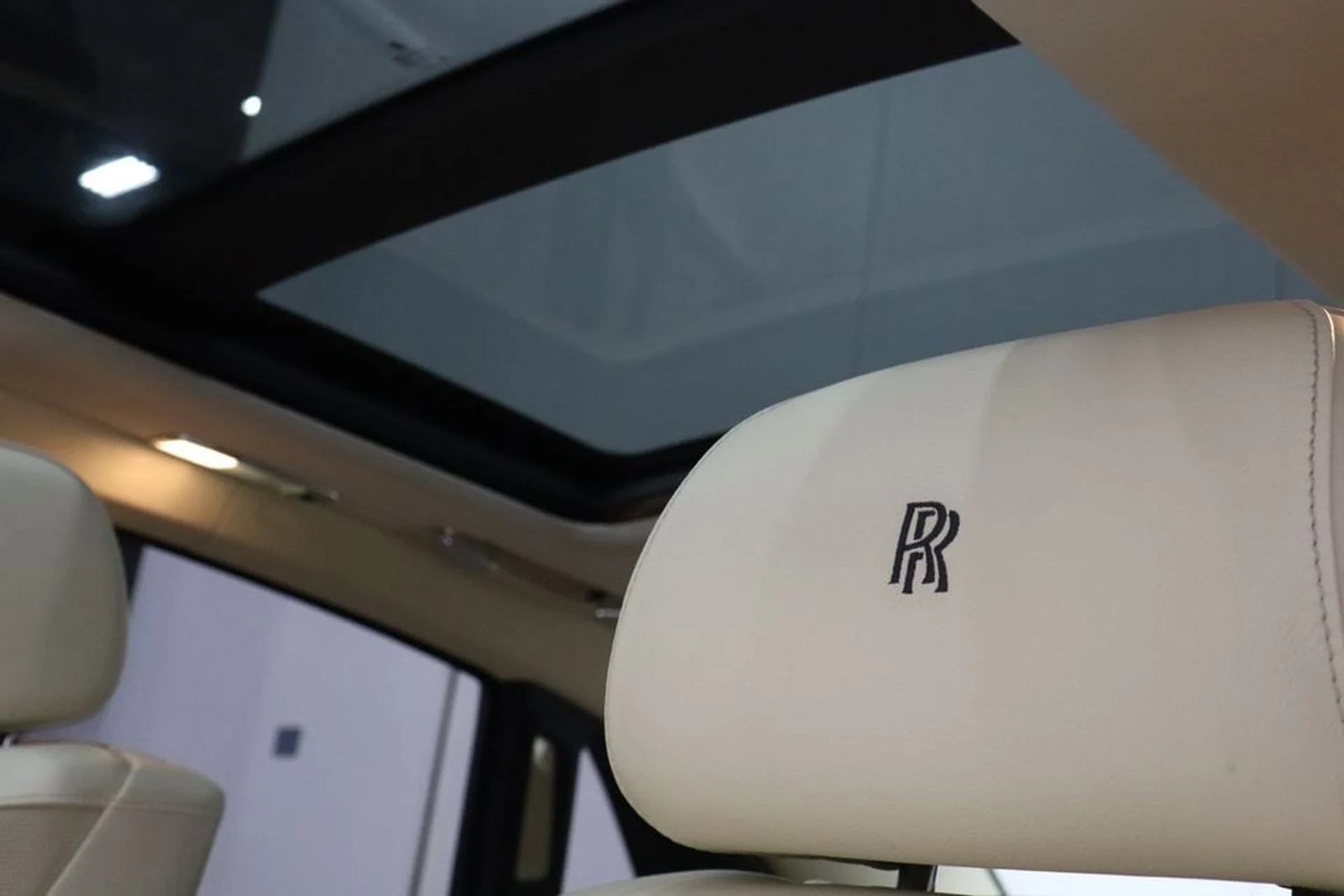 mph004_2353688436_c1099c450b9db80a954219efe7270c30x_17b837d23c