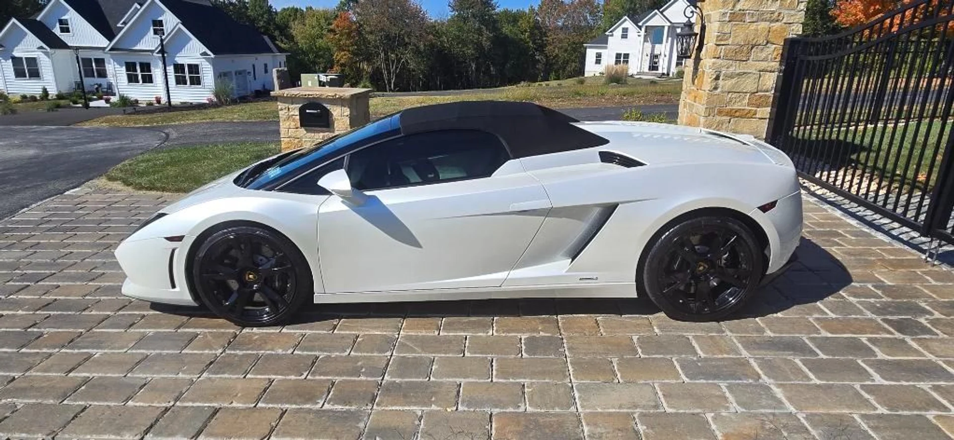 mph004_235908867_Used_2011_Lamborghini_Gallardo_LP_560_4_Spyder_1759961654_1848975ff5