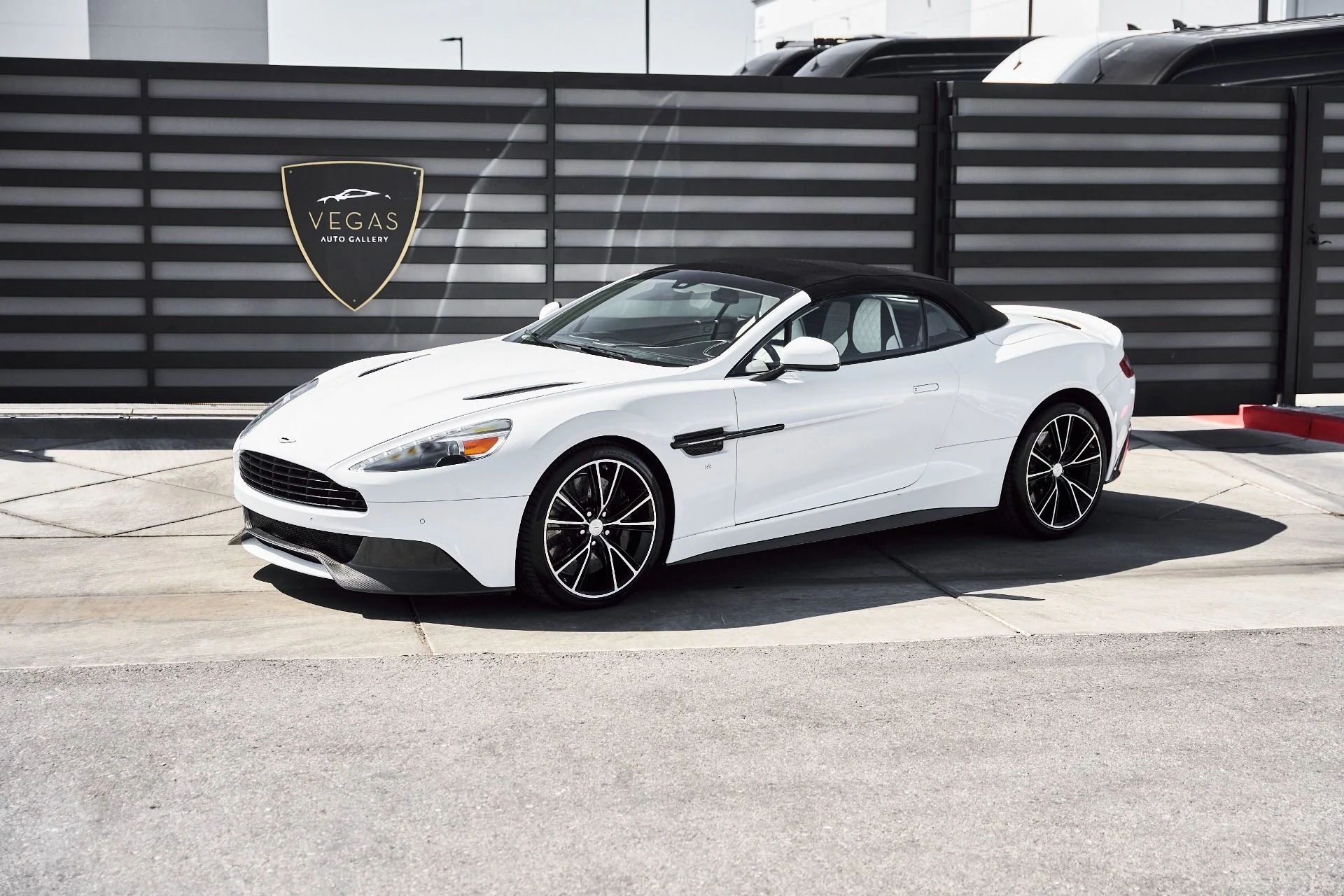 mph004_2364491726_Used_2017_Aston_Martin_Vanquish_Volante_1773797490_19fb693caf