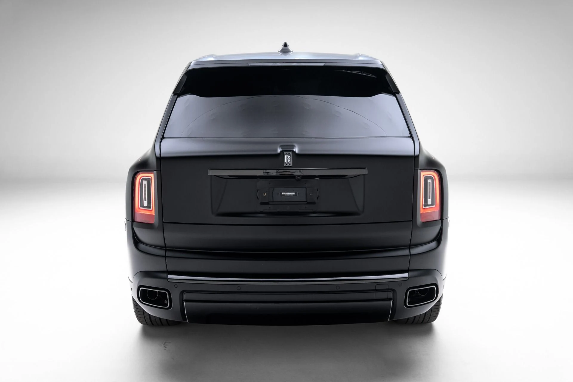 mph004_2368222827_Used_2023_Rolls_Royce_Black_Badge_Cullinan_1775515525_78105f52a8