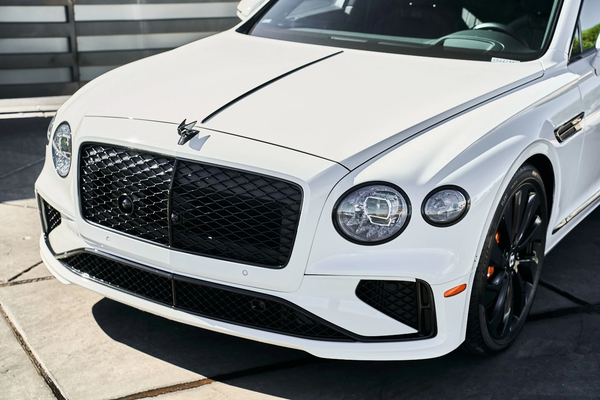 mph004_2371588616_Used_2025_Bentley_Flying_Spur_Black_Edition_1790368029_e0a8d7c8b0