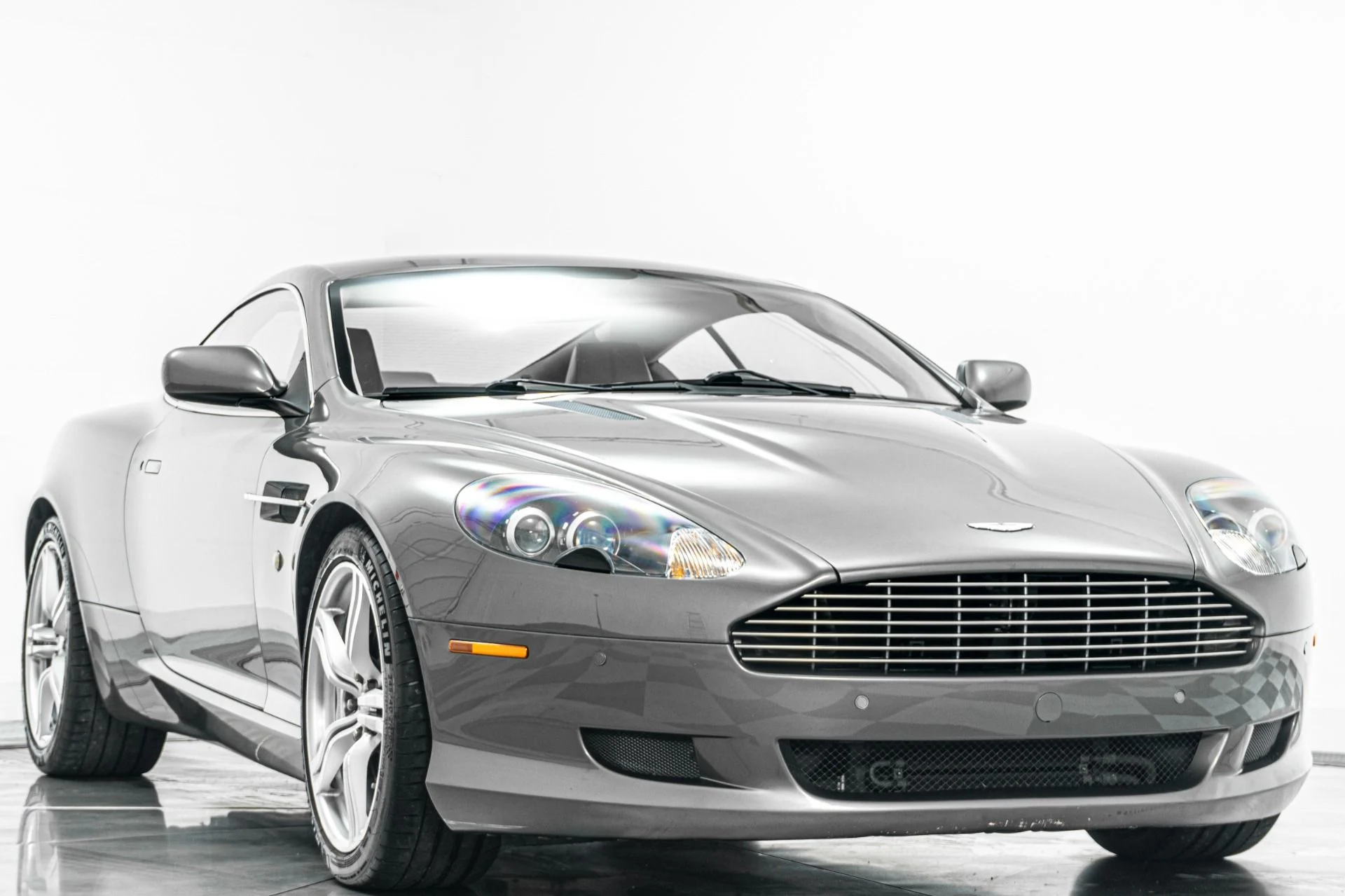 mph004_2375651637_Used_2007_Aston_Martin_DB_9_V12_Power_Classic_Lines_1782333379_2f205892c4