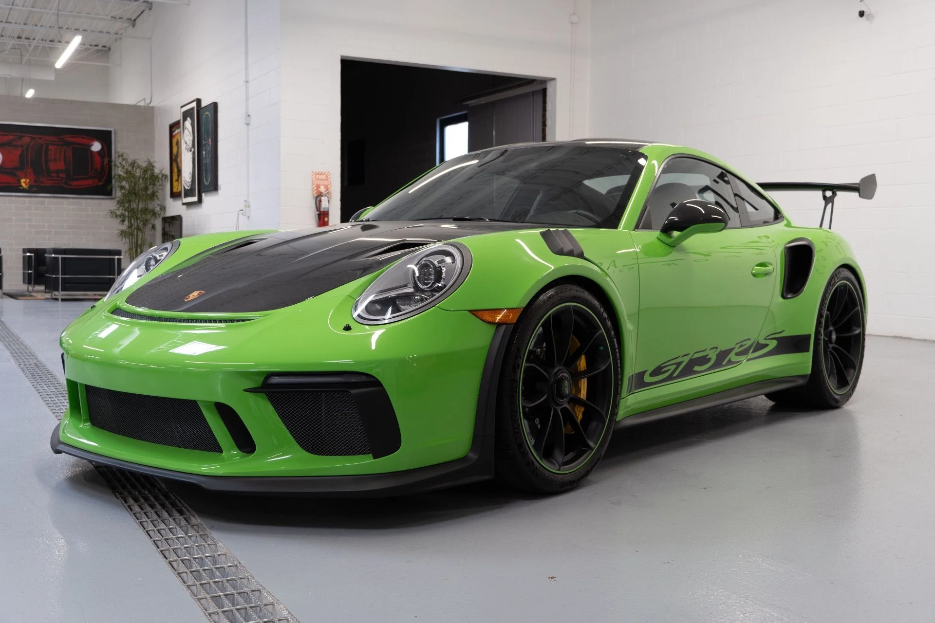 mph004_2377324920_Used_2019_Porsche_911_GT_3_RS_1730230341_a2d28f7fb3