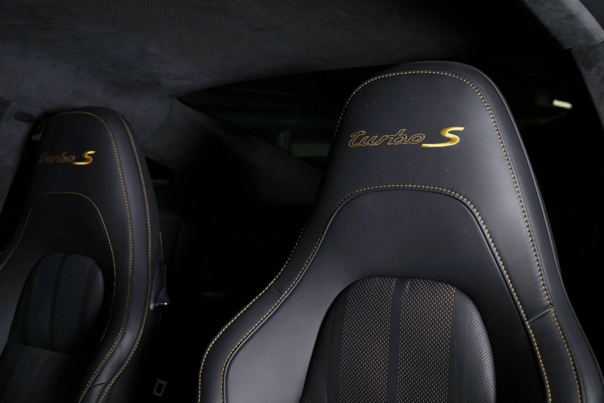 mph004_2383918979_Used_2018_Porsche_911_Turbo_S_1775836607_54984f169d