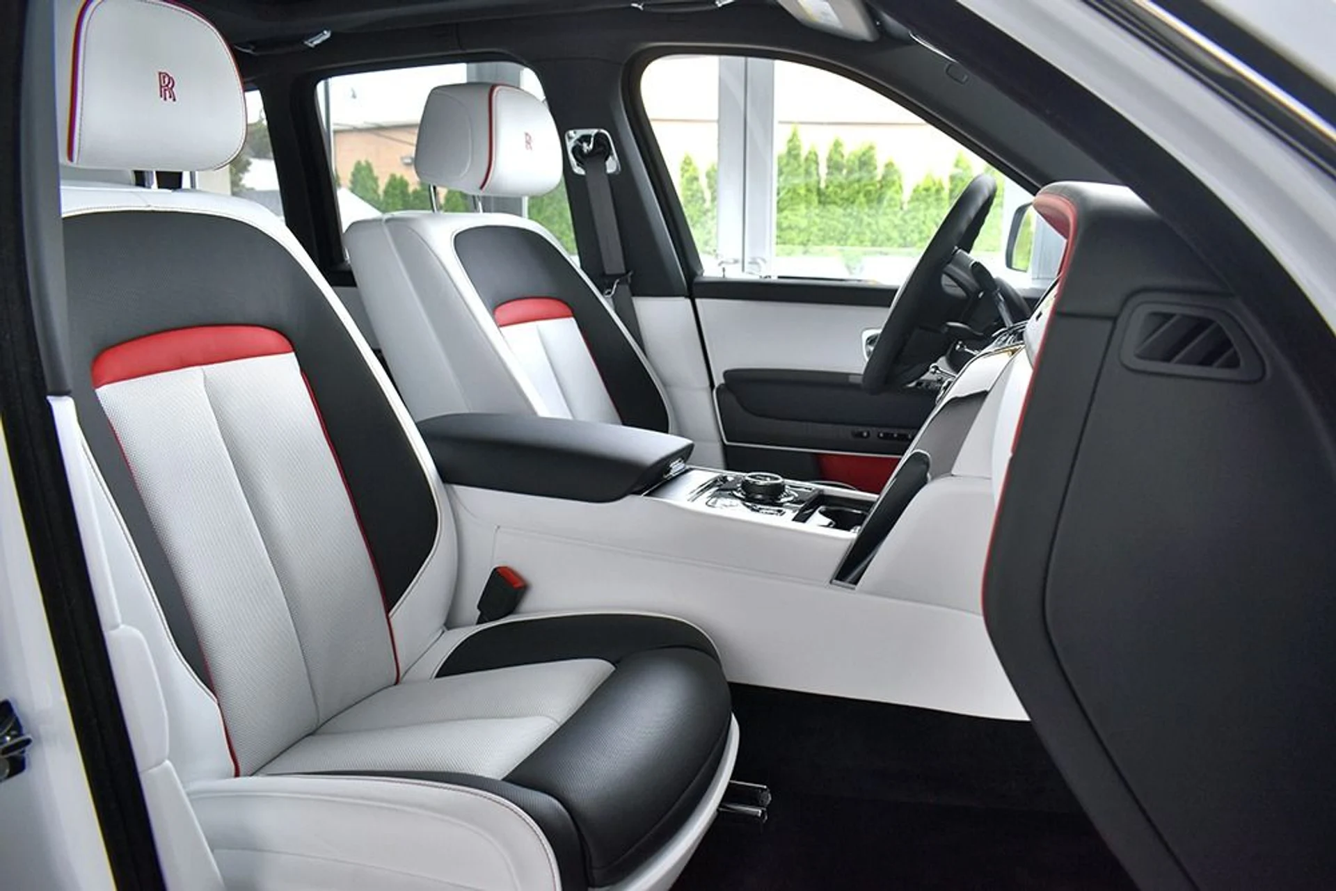 mph004_2384944418_Used_2020_Rolls_Royce_Cullinan_1766510168_80159b905f