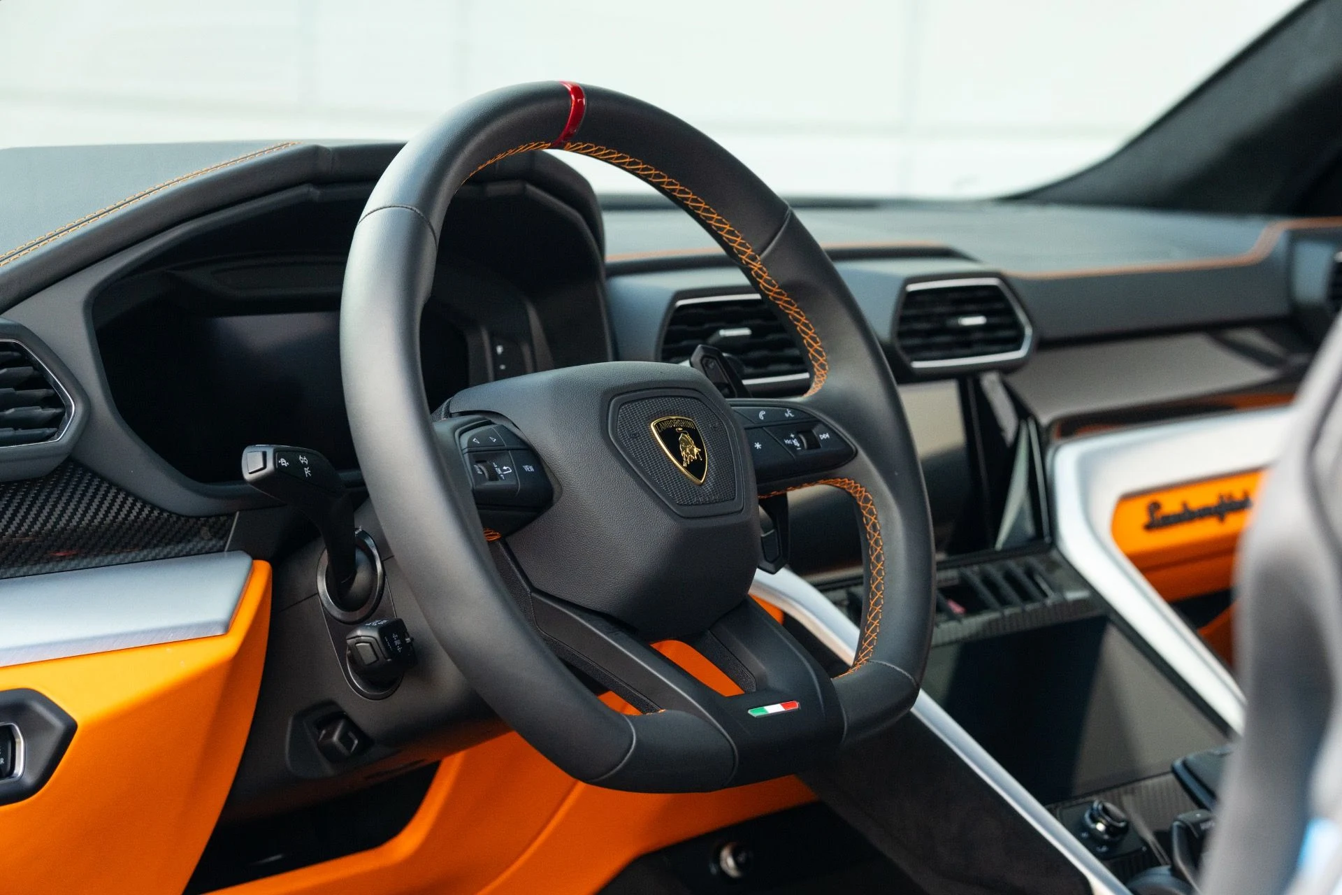 mph004_2396900657_Used_2024_Lamborghini_Urus_S_1773951175_c69ca5f168